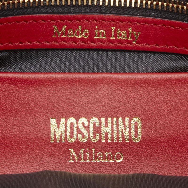 MOSCHINO Couture! smooth red leather gold M top zip wristlet clutch bag For Sale 3