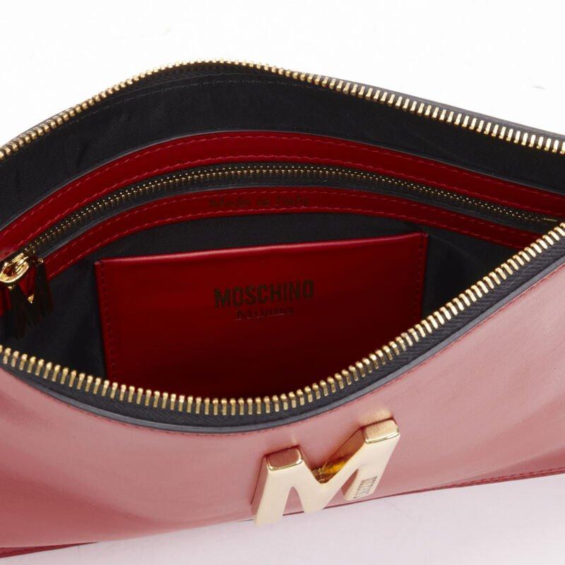 MOSCHINO Couture! smooth red leather gold M top zip wristlet clutch bag For Sale 4