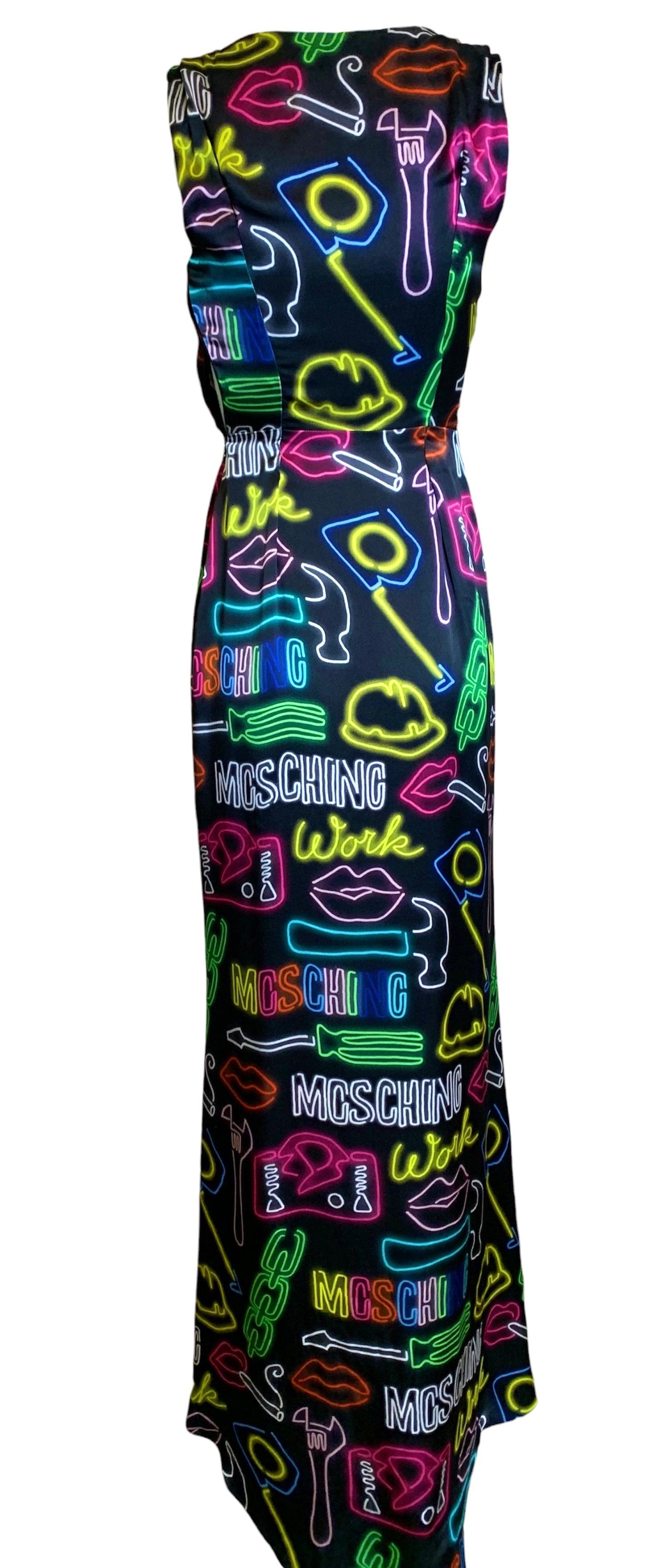 Nero Moschino Couture SS Neon Sign Novelty Print Abito in seta, 2016 in vendita