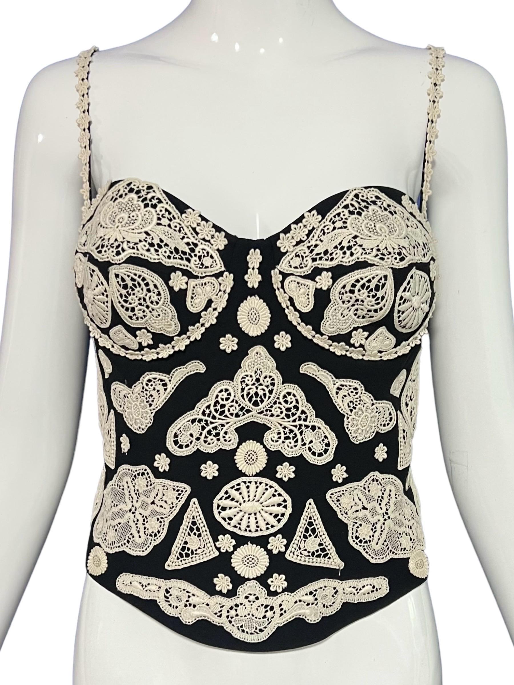 Top Moschino Couture Vintage de ganchillo blanco y negro Beige en venta