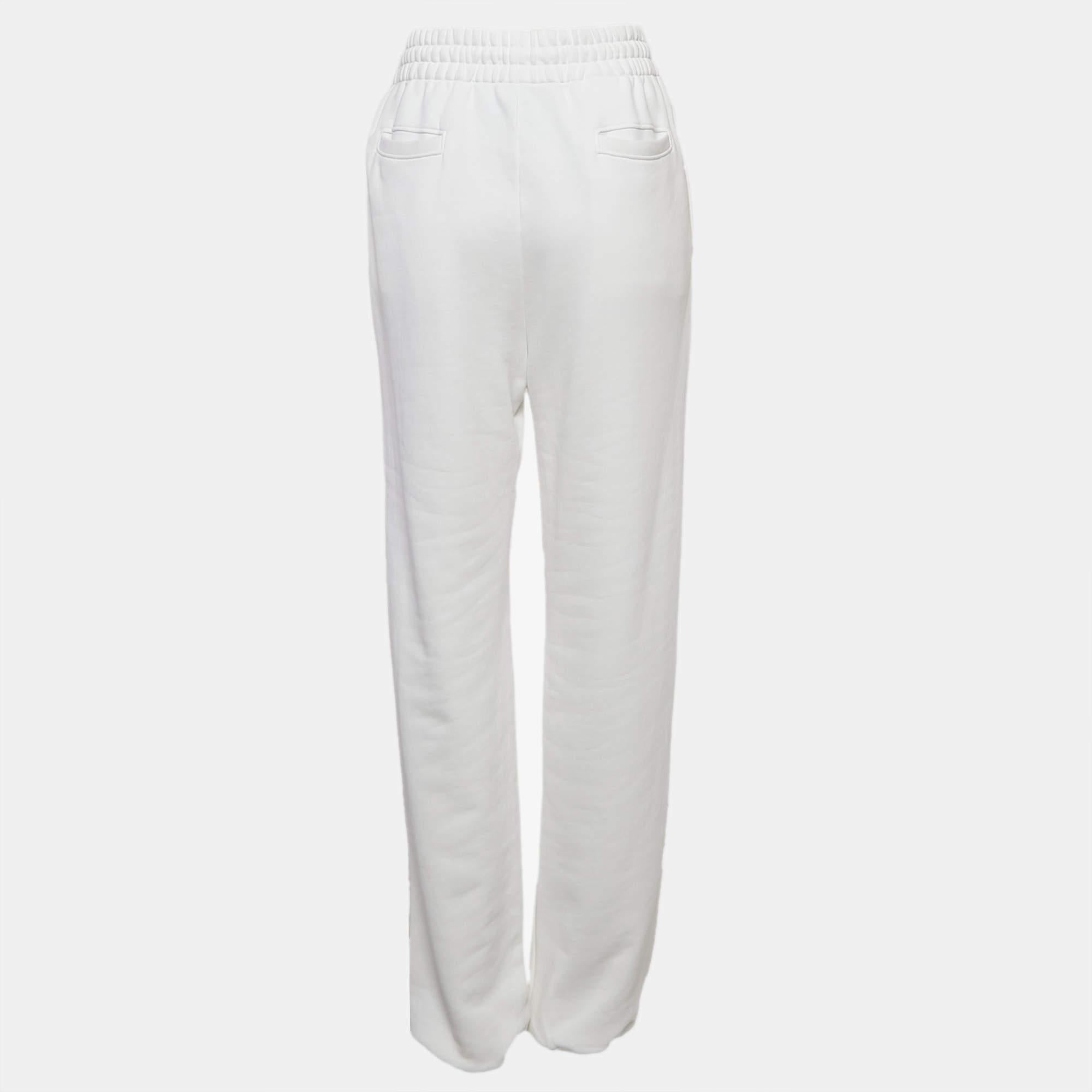 Sal a correr con estos joggers superelegantes holgazanea o sal a hacer recados la creación te hará sentir cómoda todo el día. Se ha fabricado con materiales de alta calidad y combinará bien con camisetas deportivas o sudaderas para un look casual