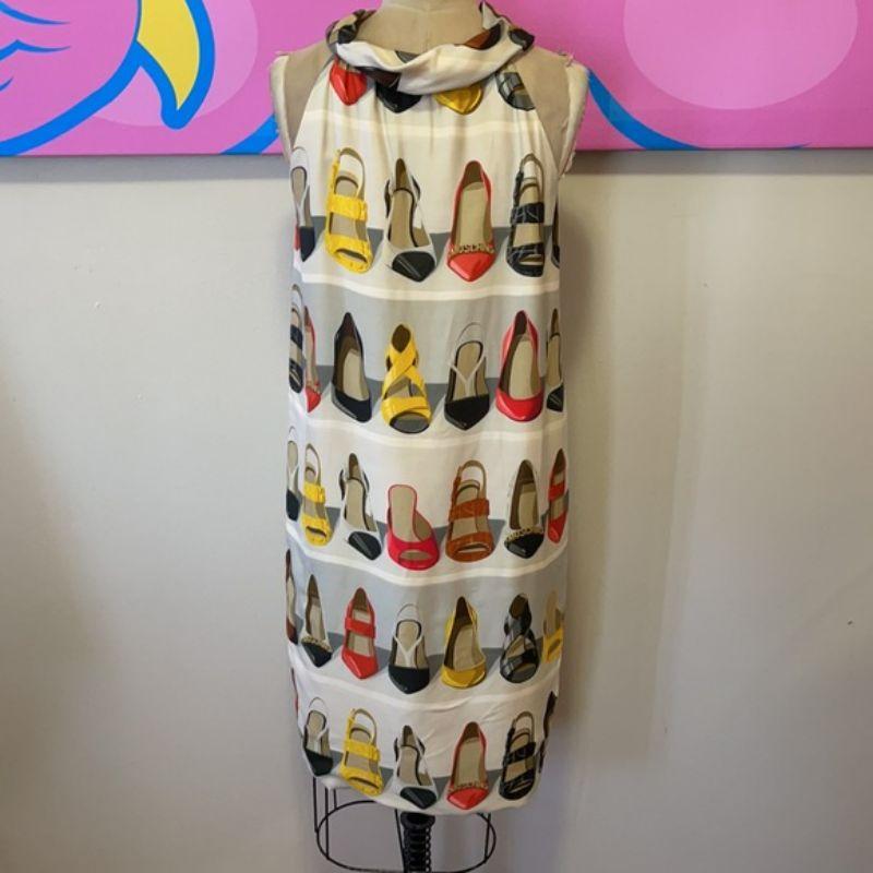 Jaune Moschino Couture - Robe à chaussures jaune en vente