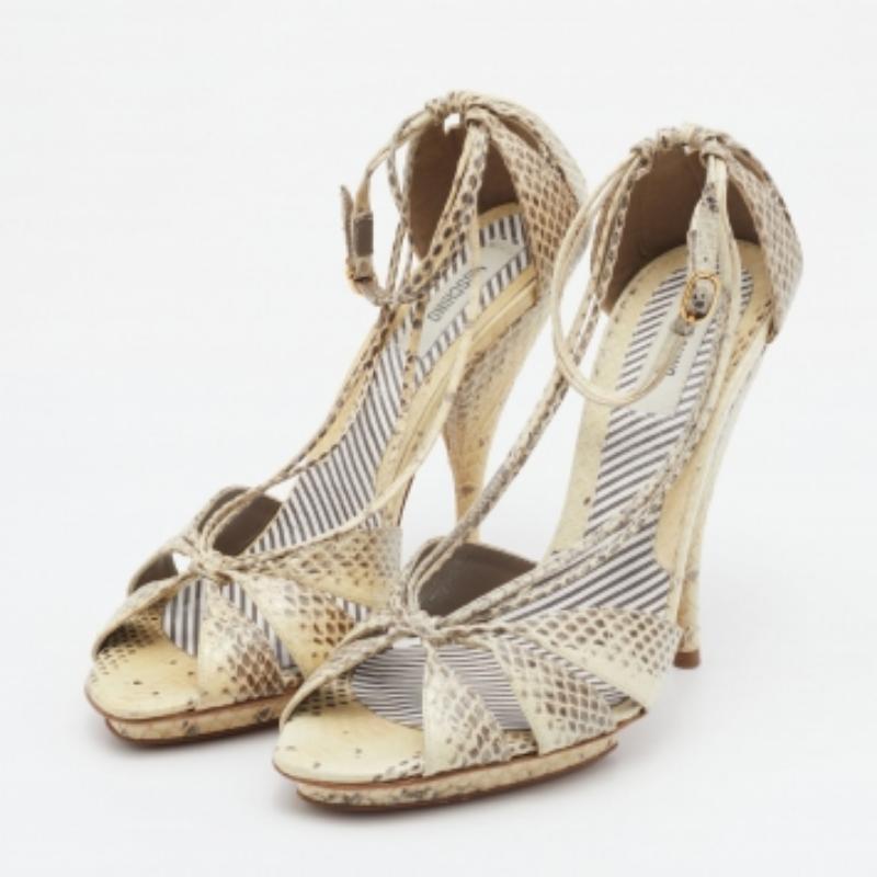 Moschino Sandalias con correa al tobillo de serpiente de agua crema/marrón talla 38.5 Beige en venta