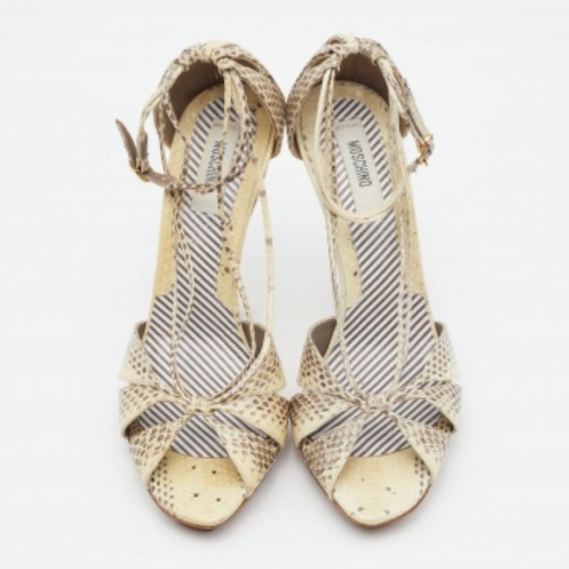 Moschino Sandalias con correa al tobillo de serpiente de agua crema/marrón talla 38.5 en venta 4