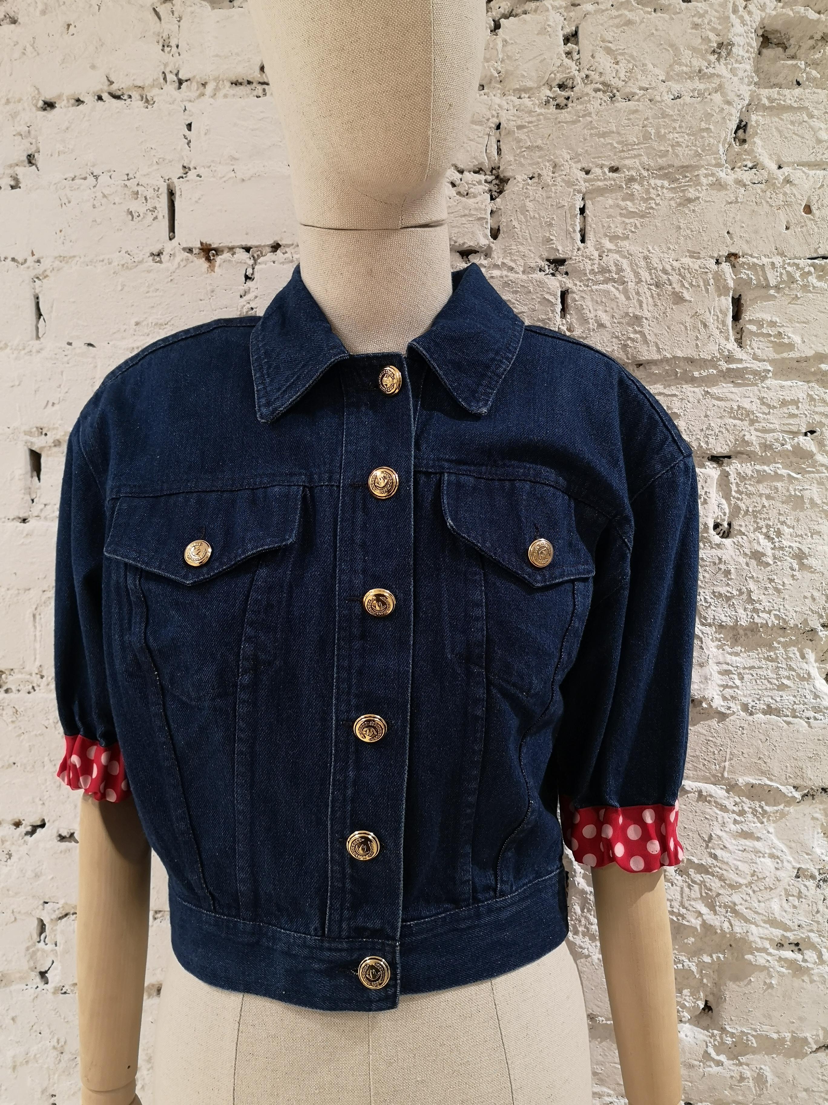 Moschino Denim Short Sleeves Jacket
totally made in italy in size 42
composition: cotton