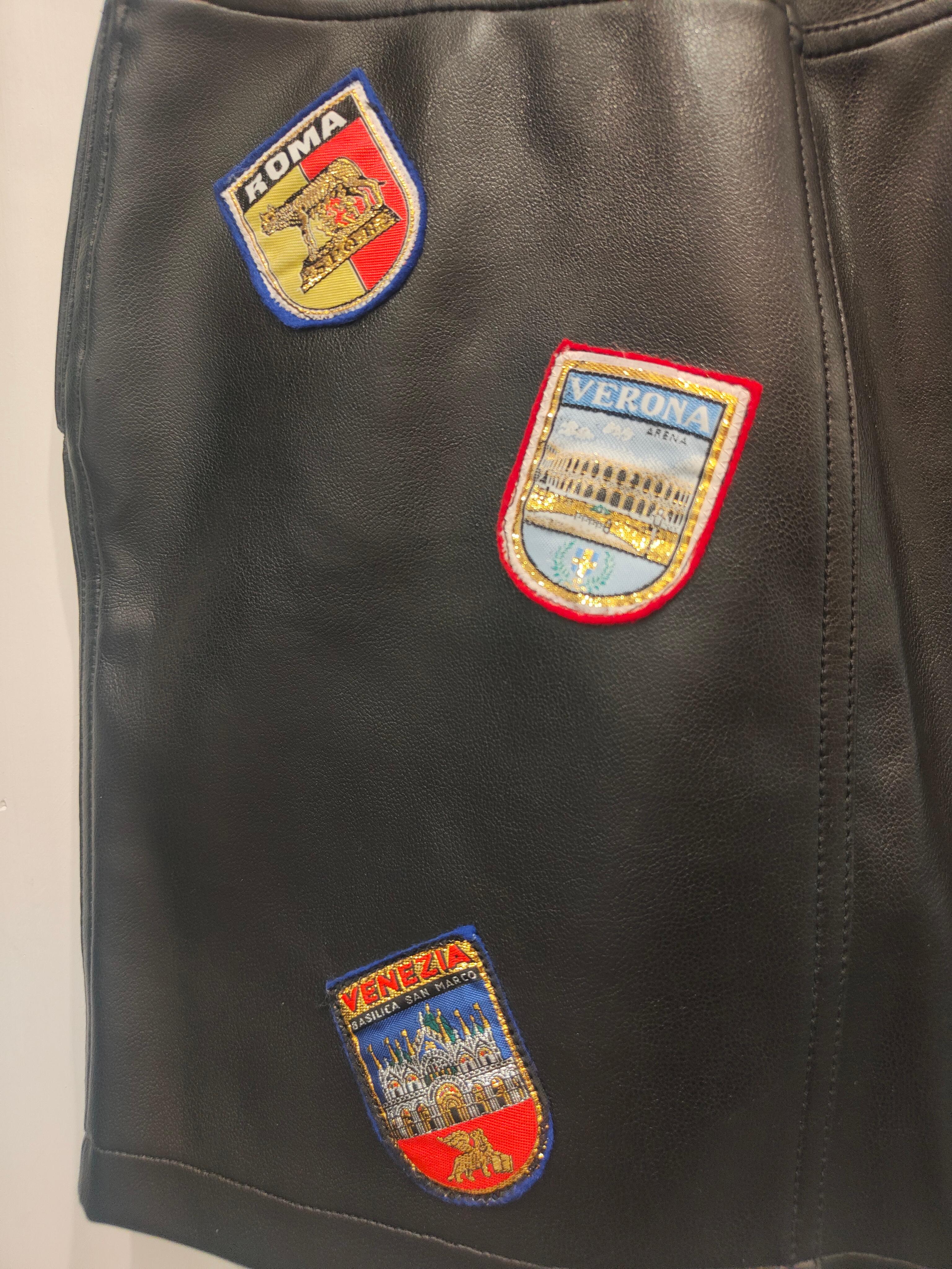 Gonna Moschino in ecopelle Made in Italy in vendita 4