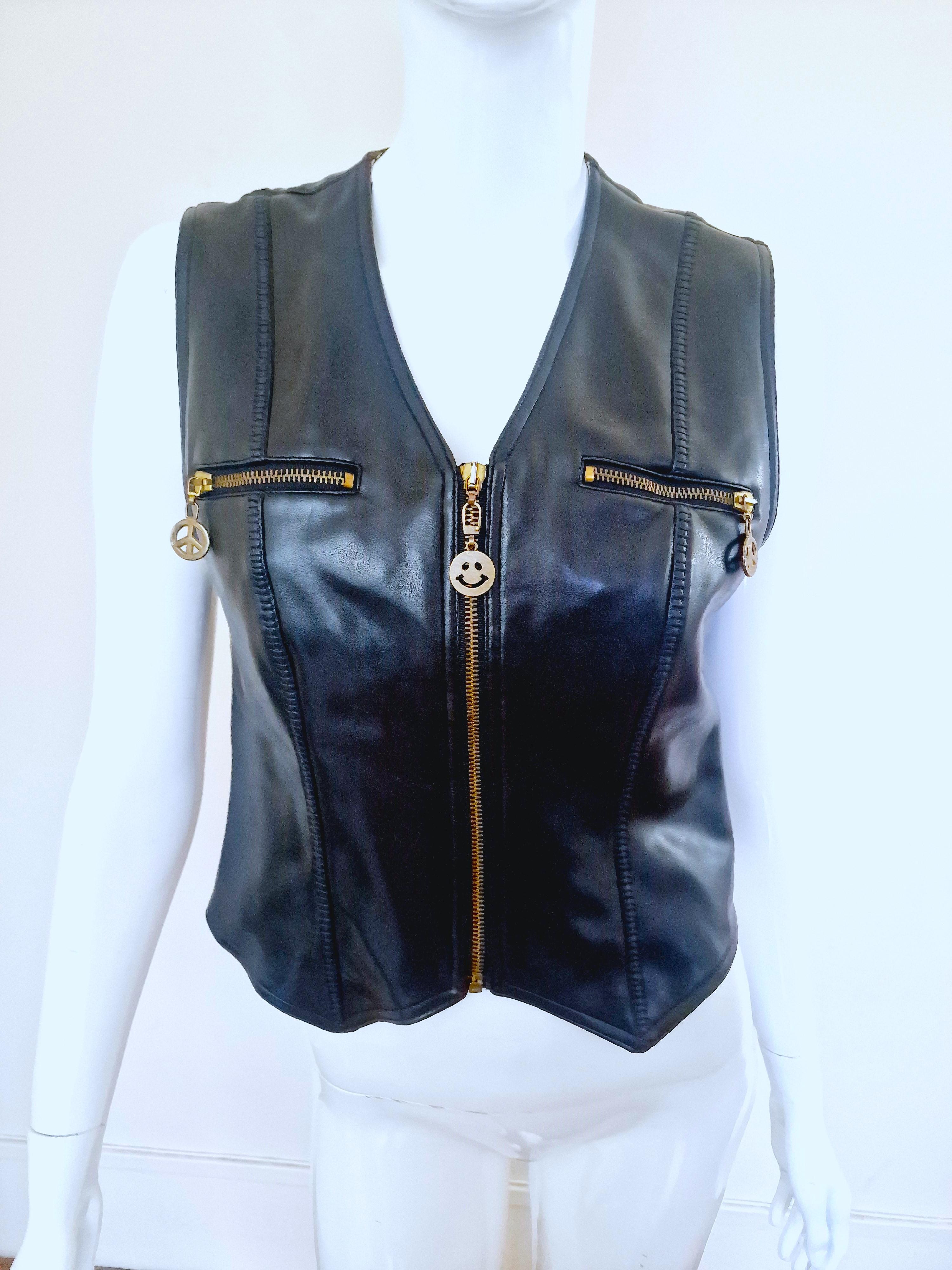 Moschino Faux Leather Biker Peace Sign Zipper Metal Vintage Black Top Vest In Excellent Condition For Sale In PARIS, FR