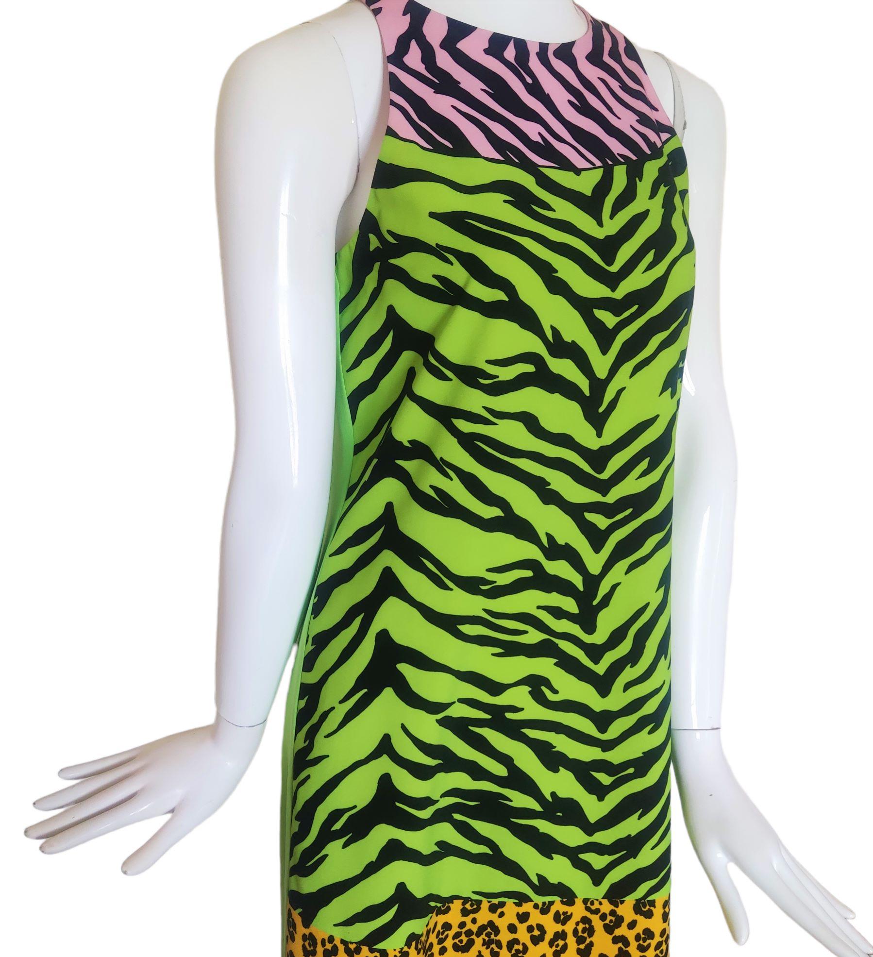 Moschino Flinstones Cheap and Chic Leopard Tiger Animal Print 2015 SS15 Dress In Excellent Condition For Sale In PARIS, FR