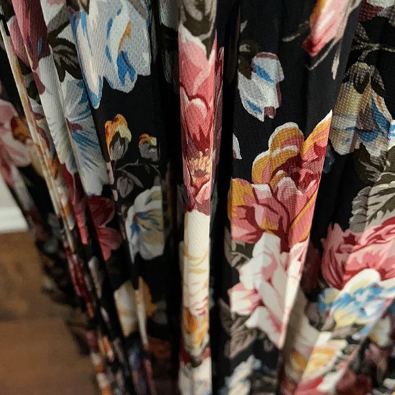 Moschino Floral Knife Pleat Maxi Long Skirt In Good Condition For Sale In Los Angeles, CA