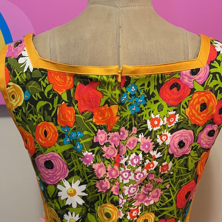 Vestido de verano de algodón elástico con flores Moschino 4