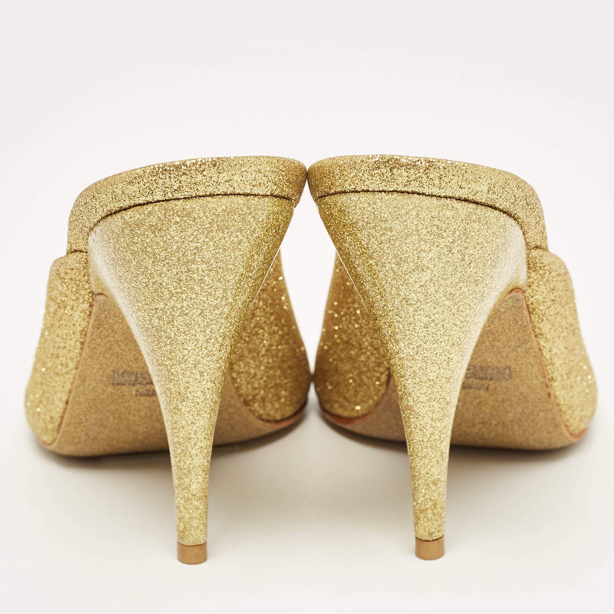 Moschino Gold Glitter Slide Sandals Size 36 en vente 3
