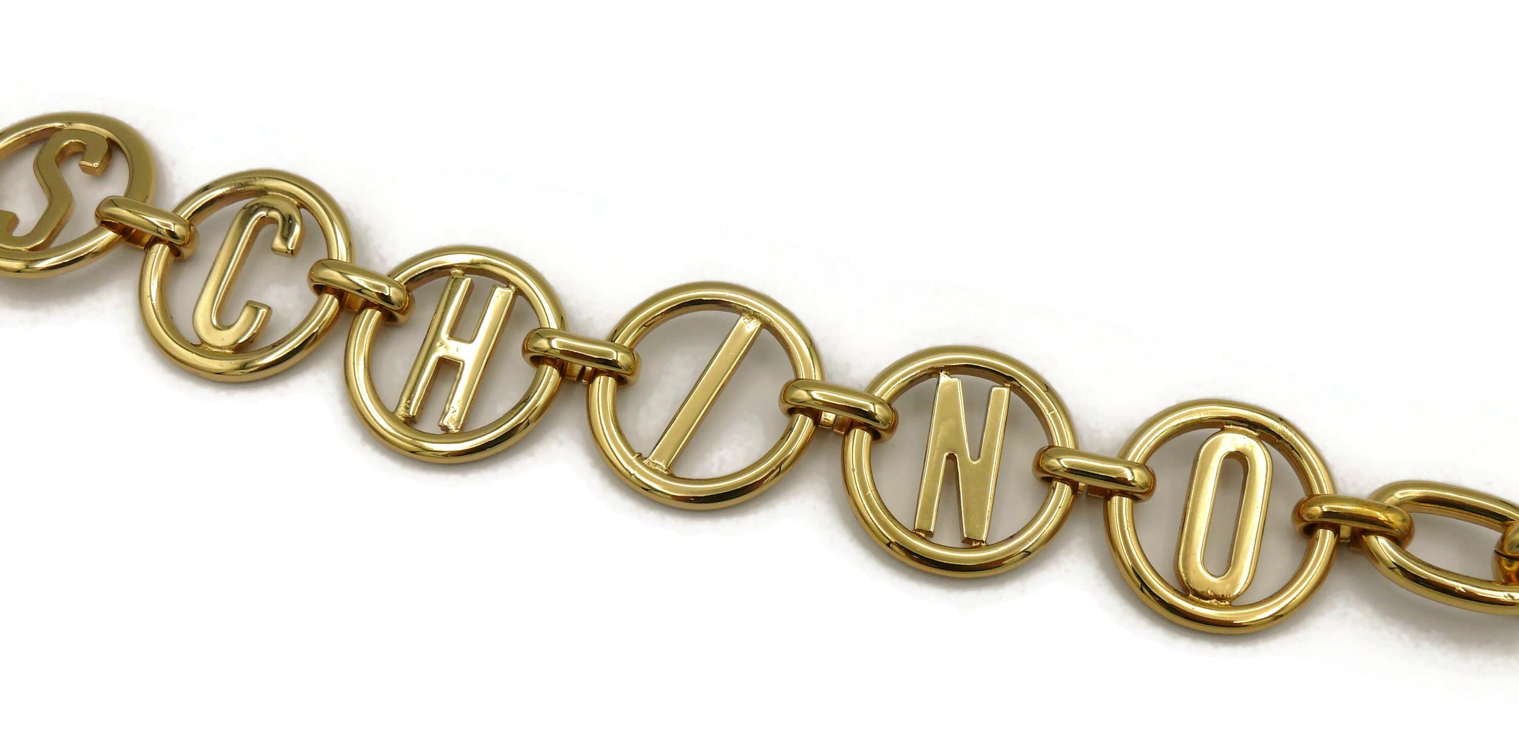 MOSCHINO Goldfarbene Ton-Halskette mit Kette im Angebot 2