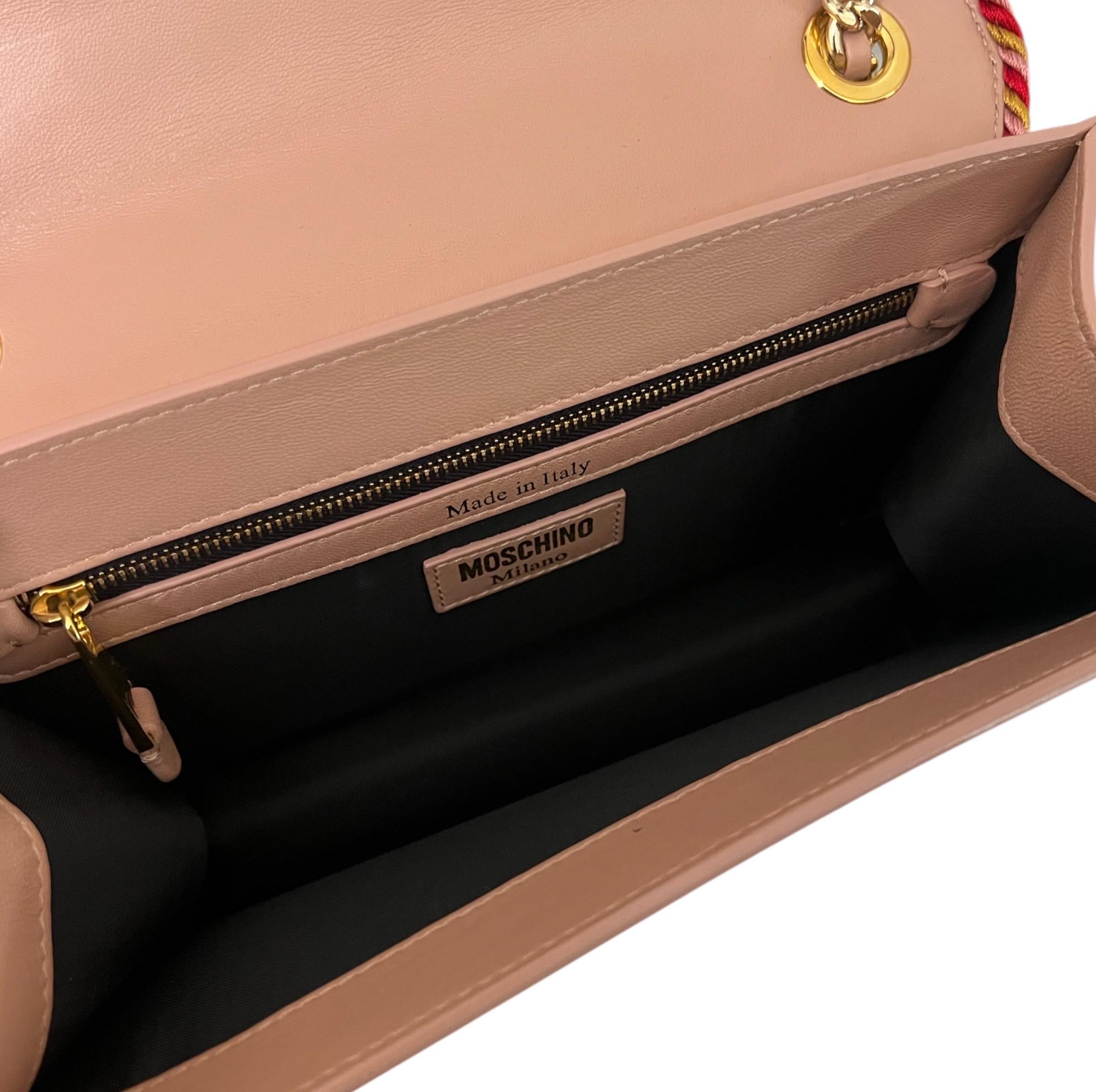 Donna Moschino 