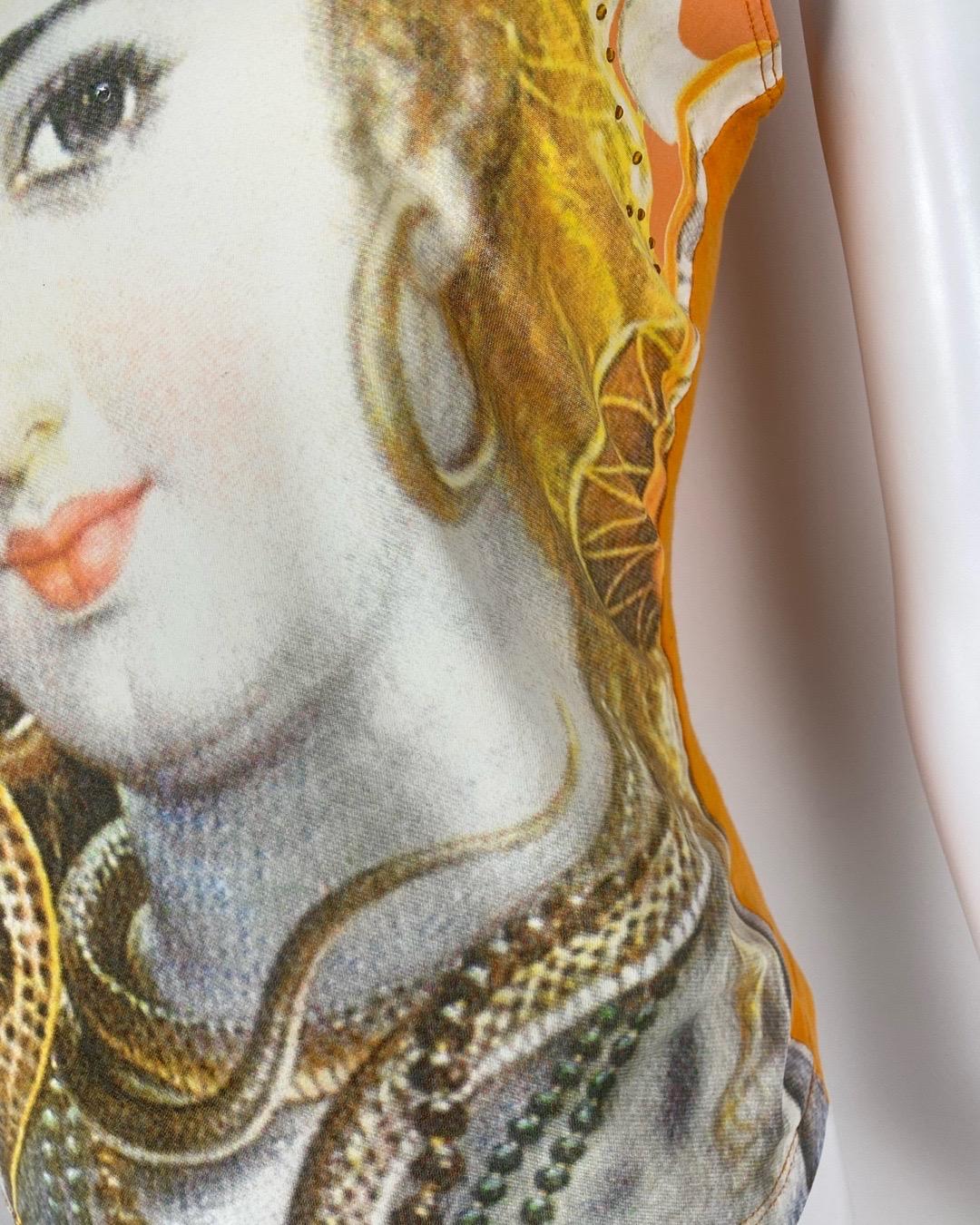MOSCHINO T-Shirt graphique Motif divinité indienne  1990s en vente 1