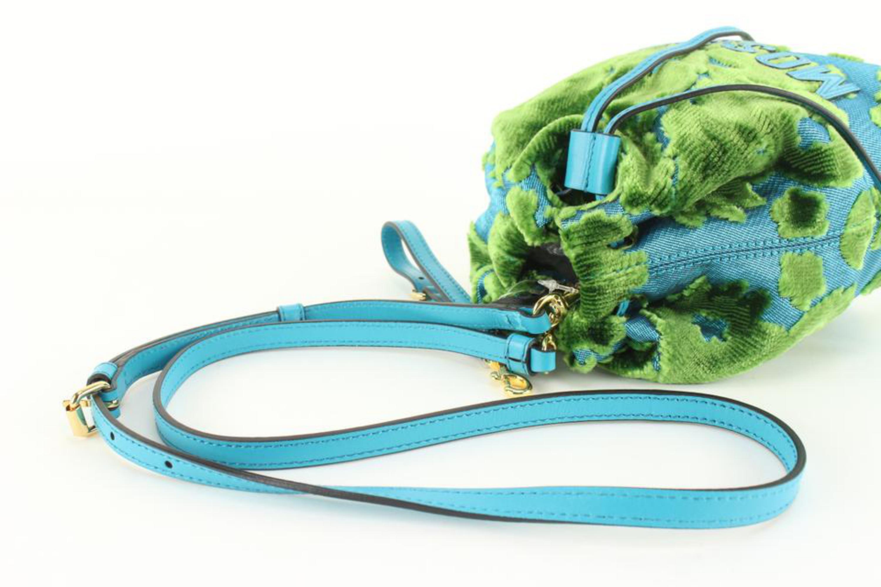 Moschino sac à bandoulière en velours côtelé vert et bleu avec cordon de serrage 5mo830 en vente 5