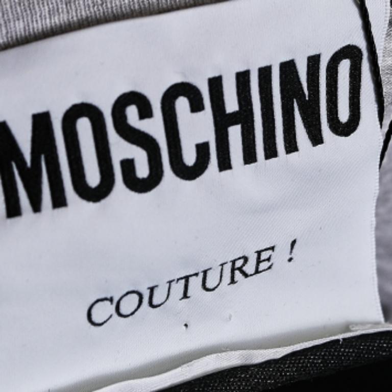 T-shirt Moschino gris Shopaholic imprimé souris L en vente 2