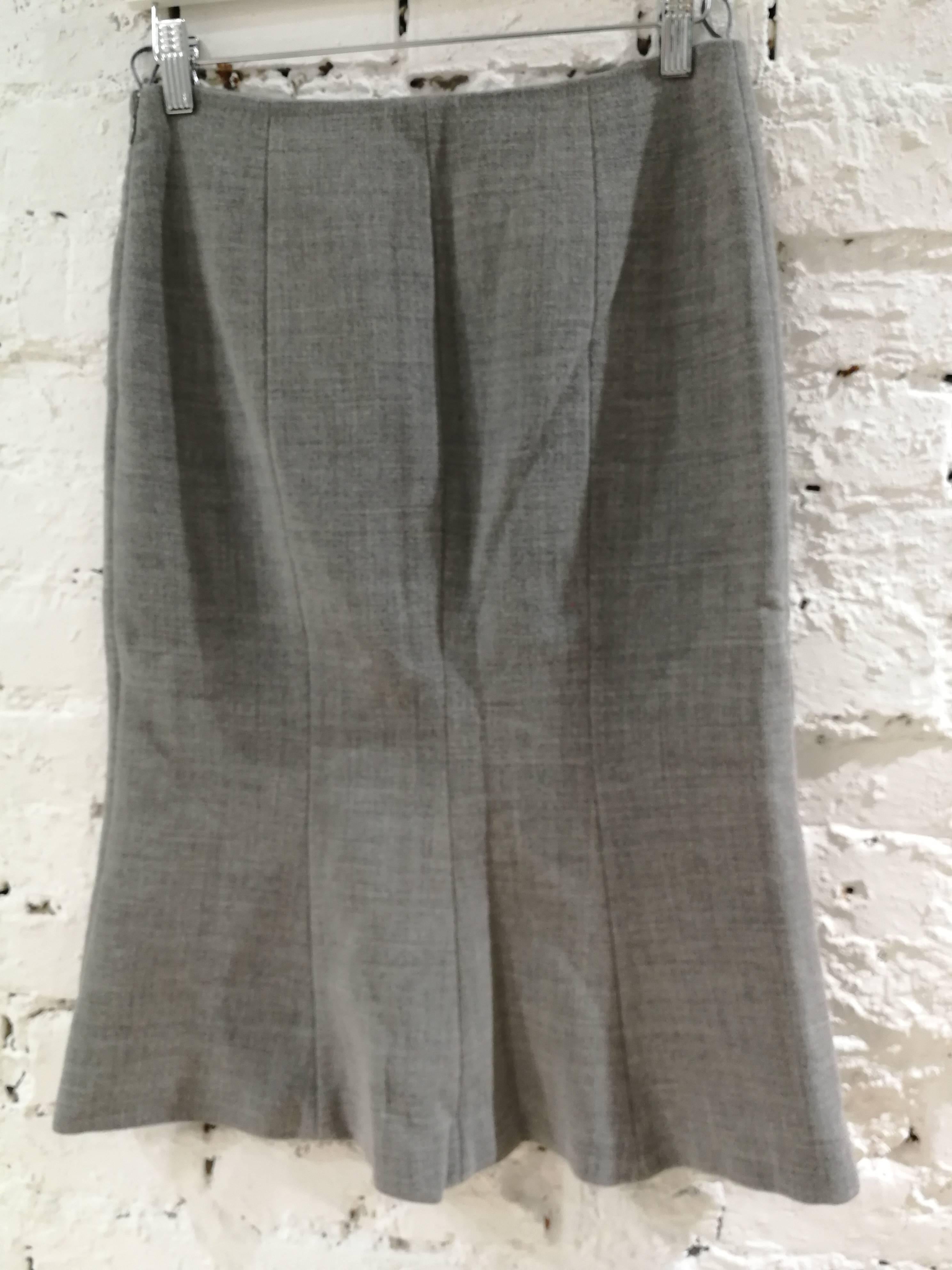 Moschino Grey Wool Skirt

Totally made in italy in size 40