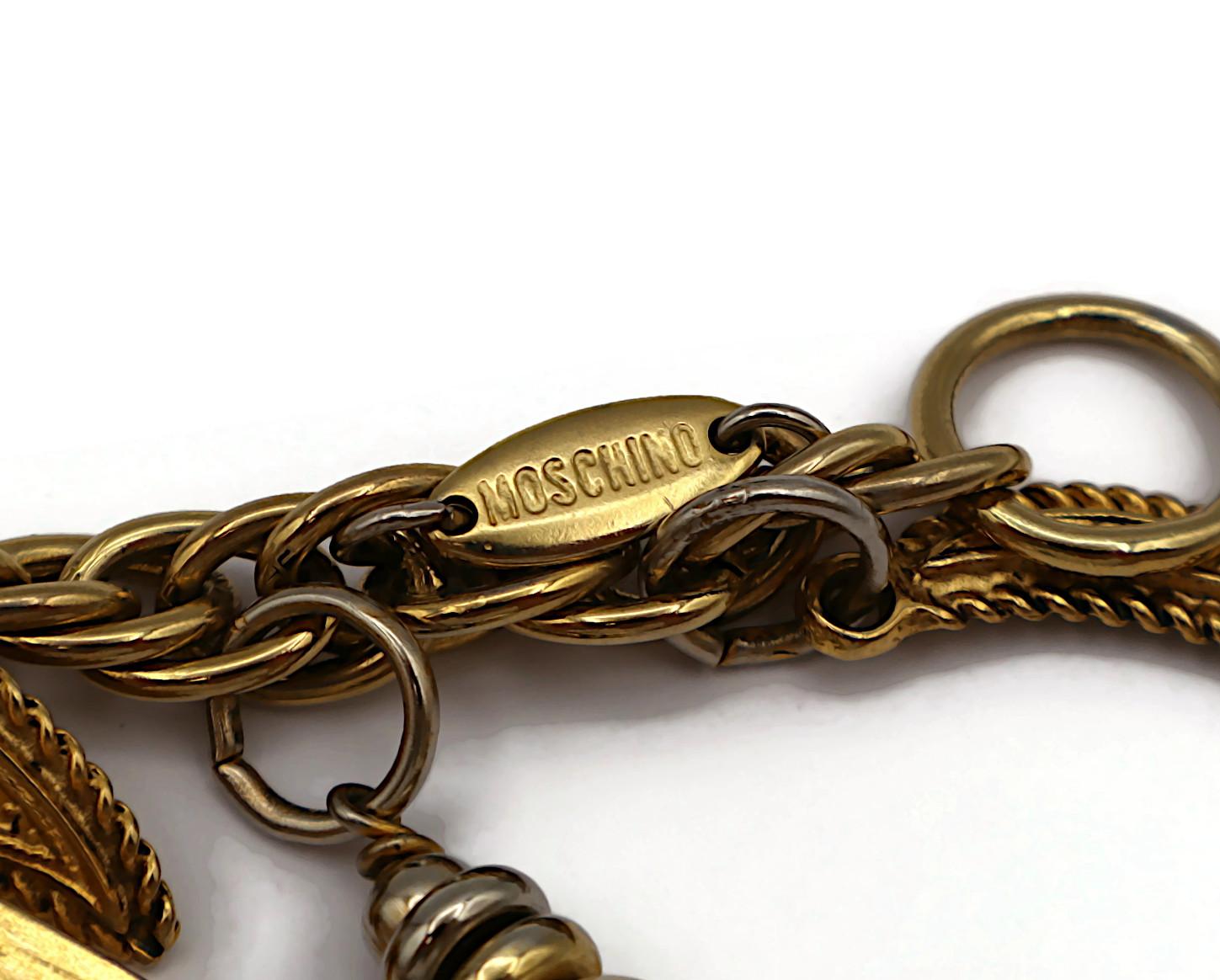 MOSCHINO Collana Iconic Vintage con charme in tonalità oro in vendita 12