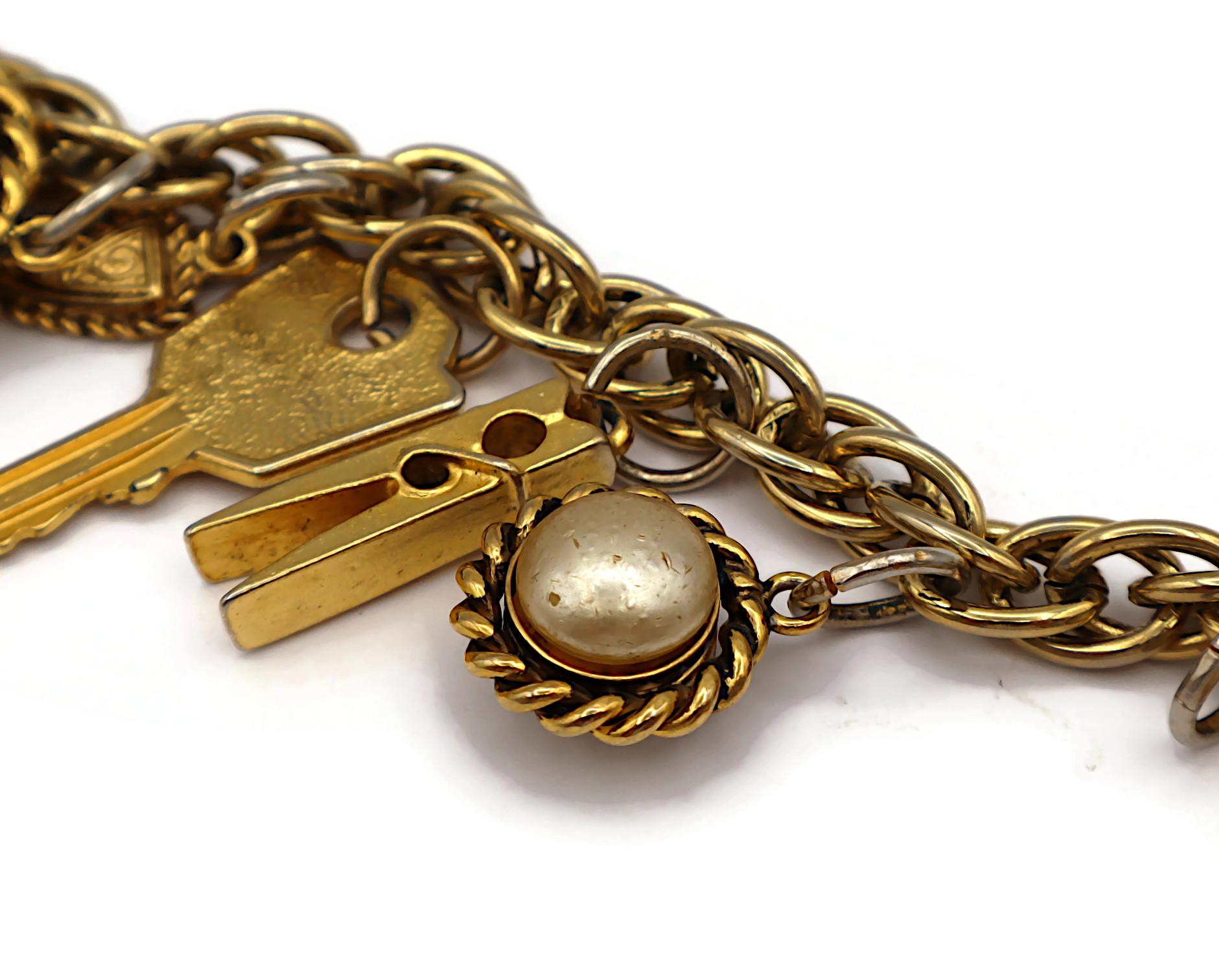 MOSCHINO Collana Iconic Vintage con charme in tonalità oro in vendita 16