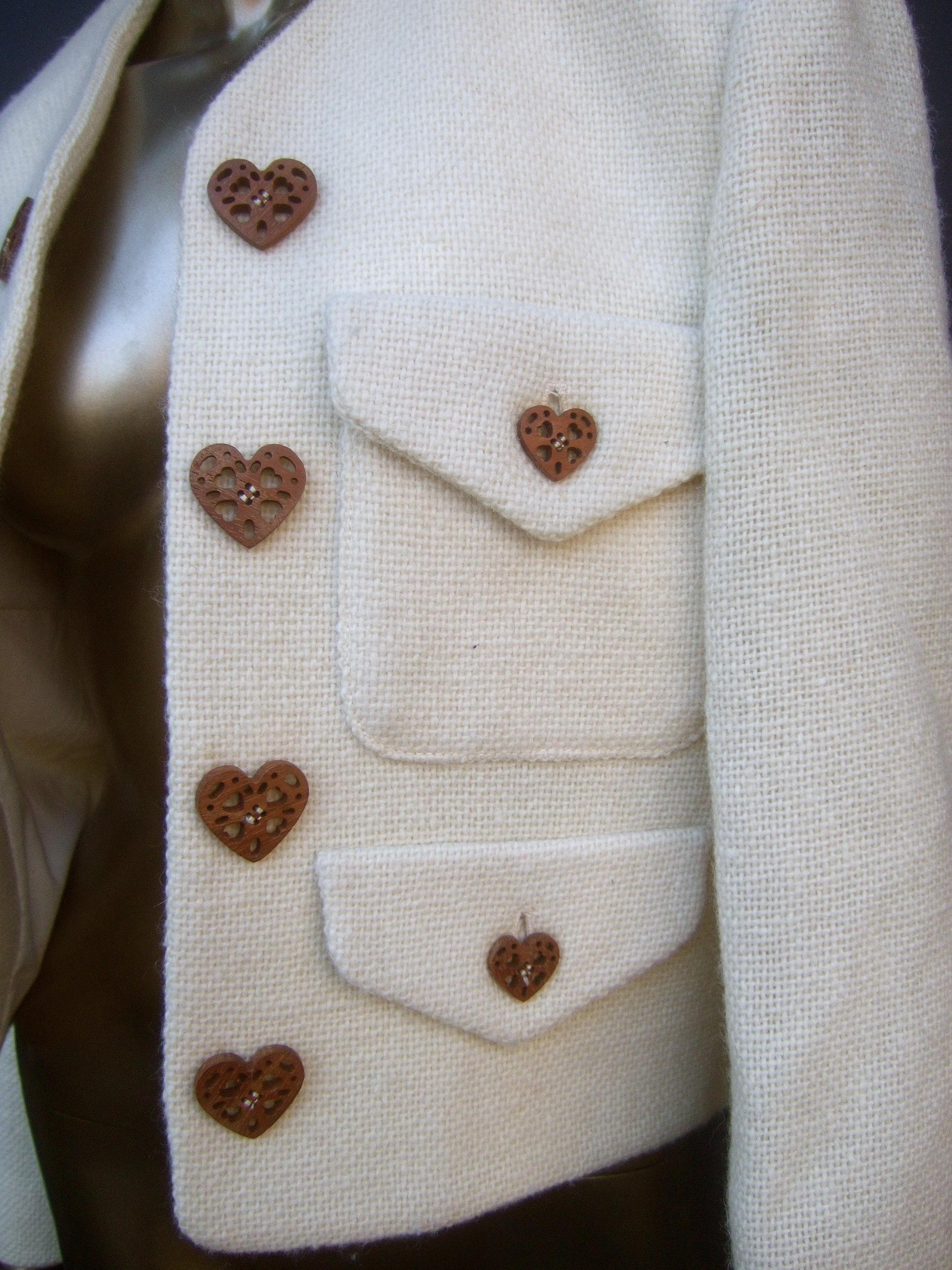 Women's Moschino Italy Cream Laine Wool Wood Heart Button Cropped Jacket c 1990s For Sale