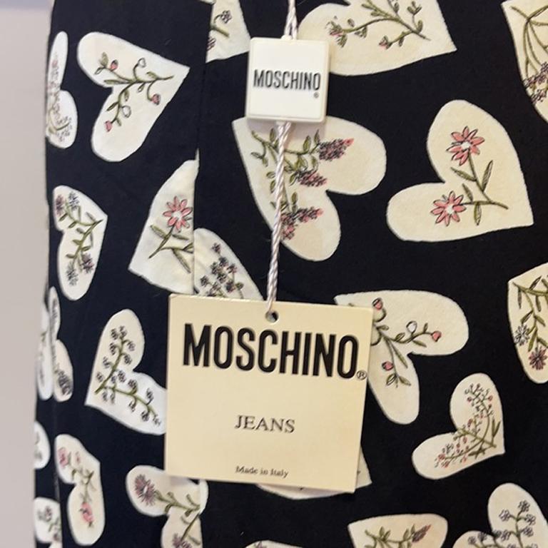 Moschino Jeans Black Heart Floral Full Summer Skirt NWT In New Condition For Sale In Los Angeles, CA