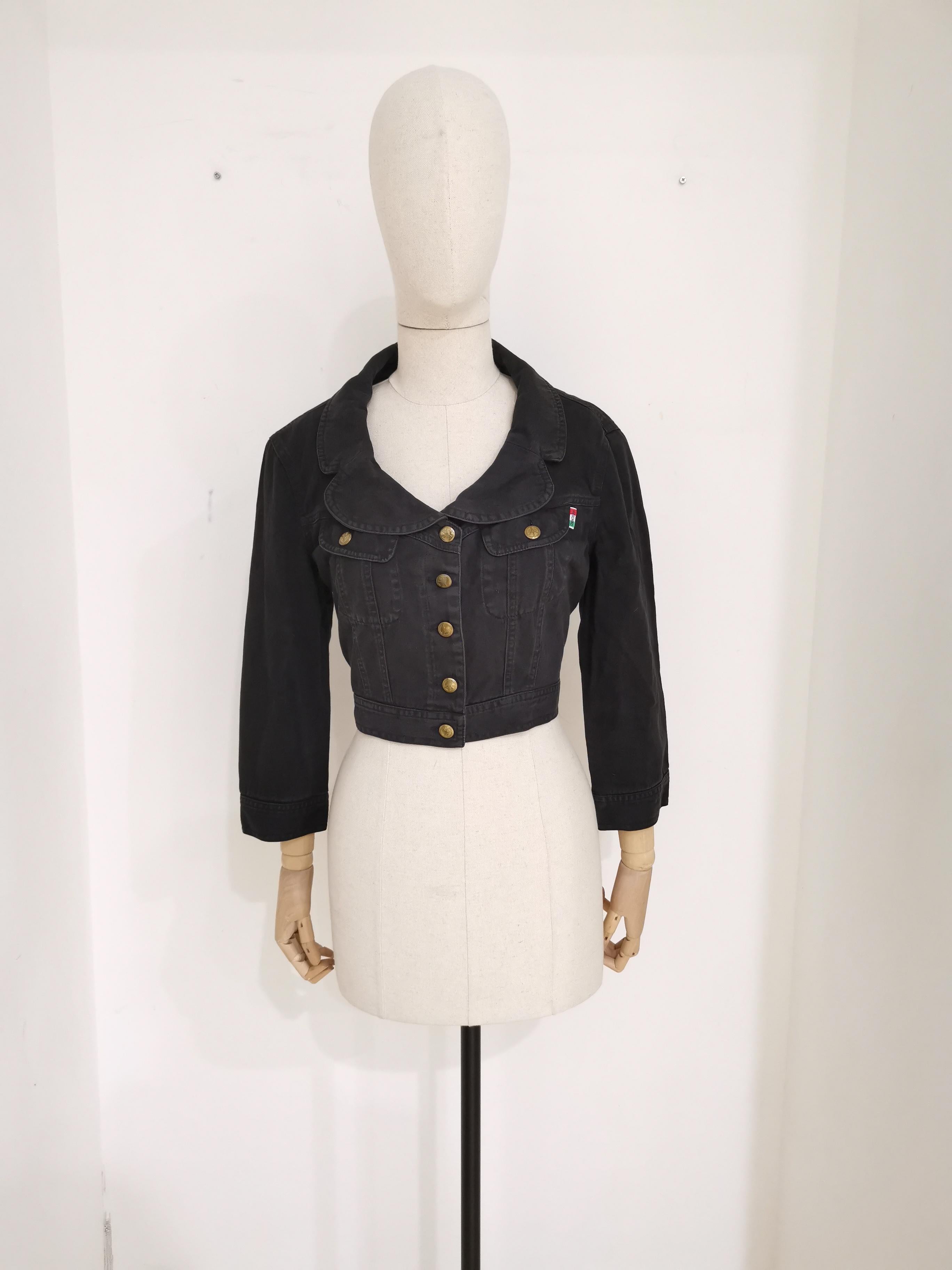 Moschino jeans black jacket
totally made in italy in size 40