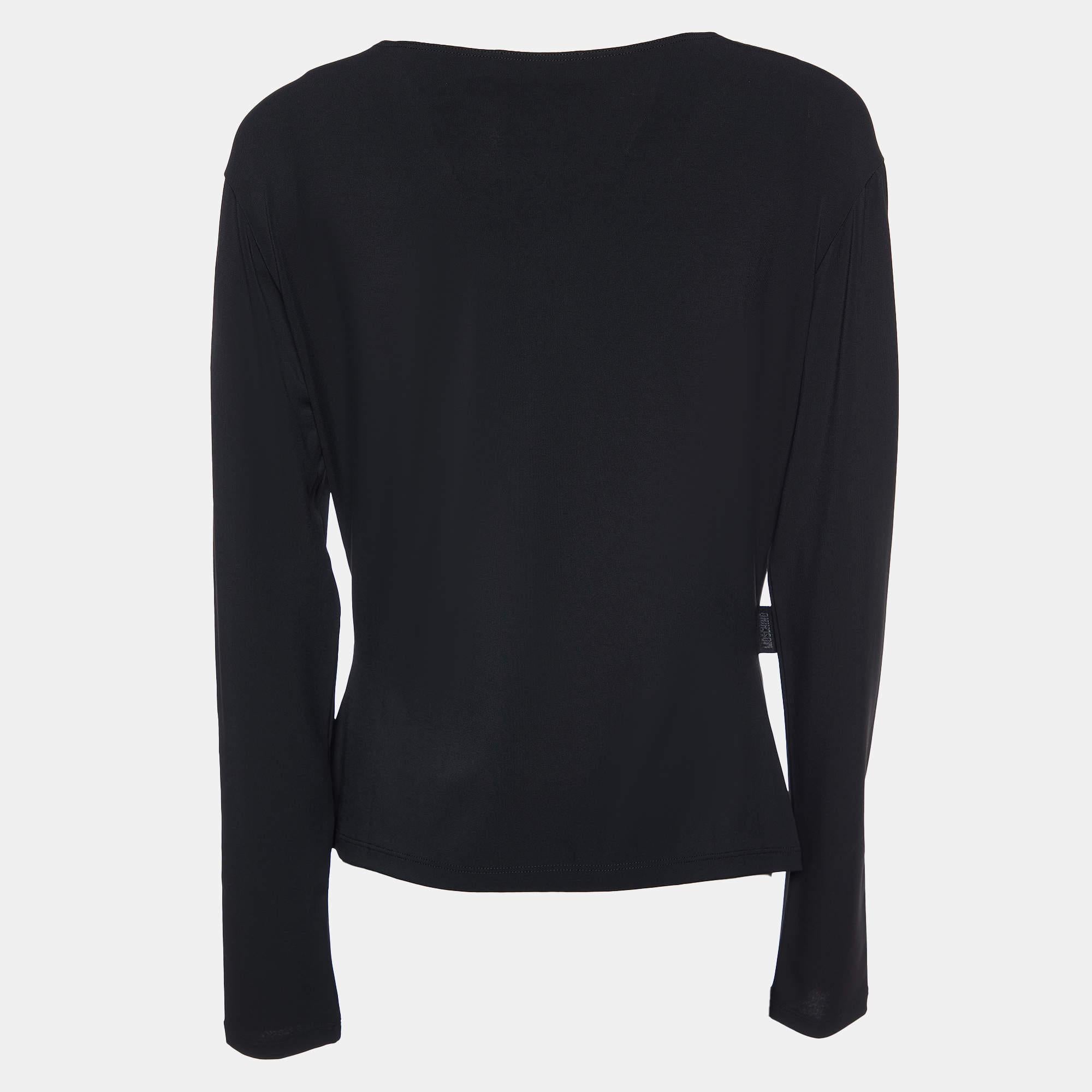 Shirts are an indispensable part of a wardrobe so this brand brings you a creation that is both versatile and stylish. It has been tailored from quality material in a versatile shade. The shirt is detailed with signature elements and a comfortable