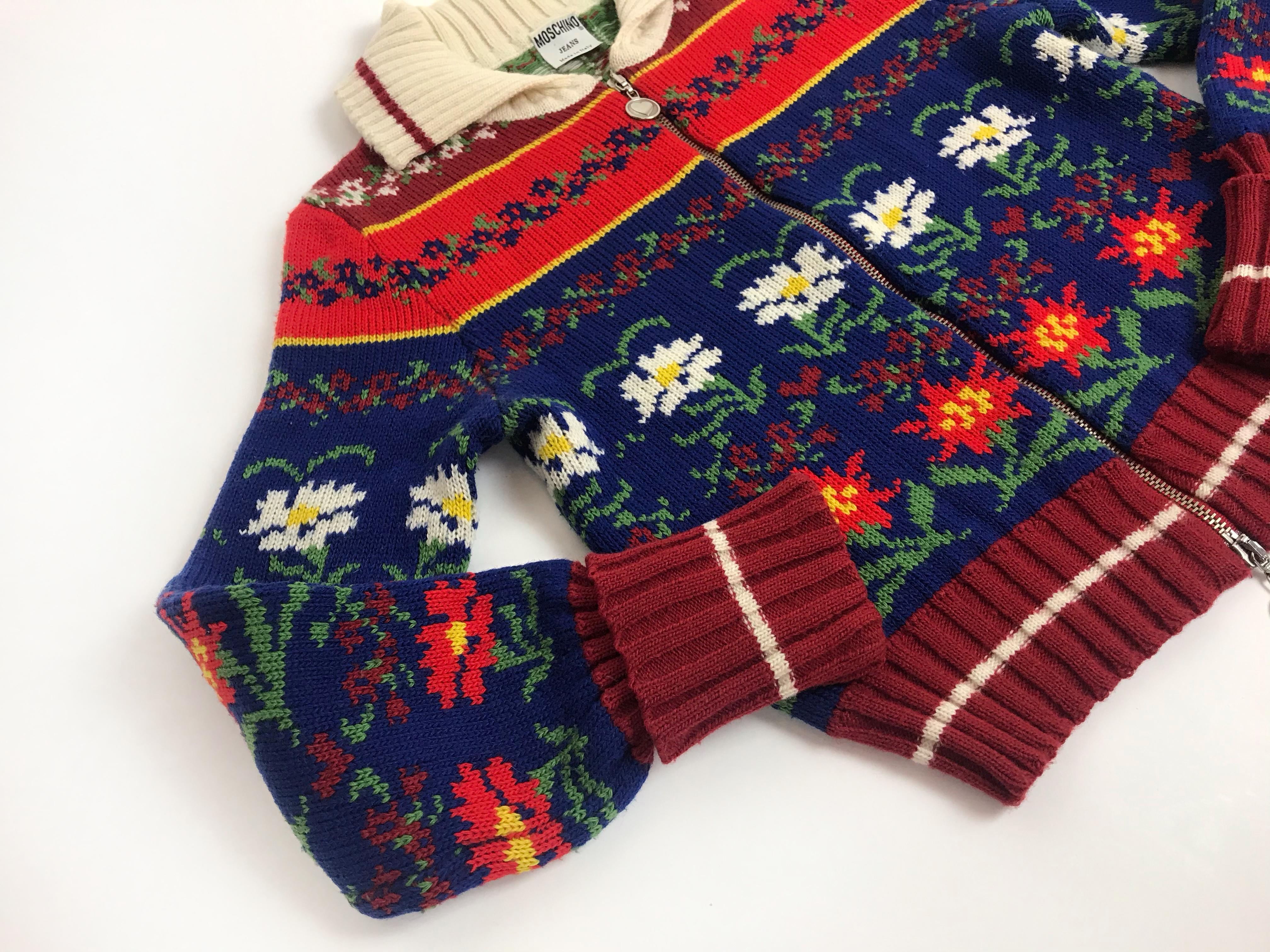 Moschino Jeans Cute gestrickter Pullover Strickjacke mit Blumen (Violett)