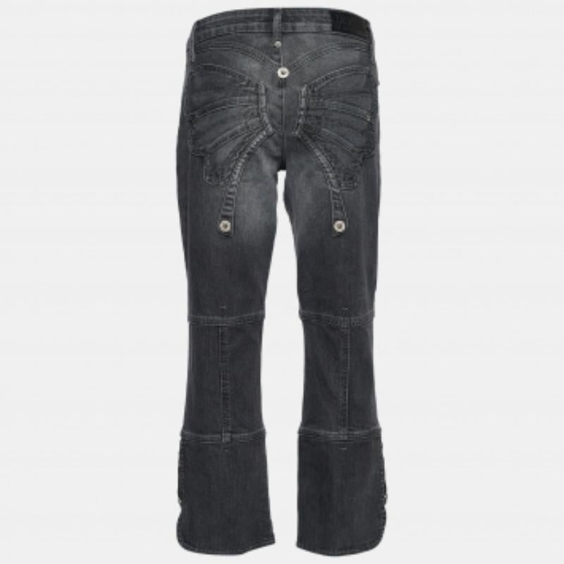 These jeans from Moschino Jeans are definitely a classy and chic pair to own. Featuring a butterfly detail at the back, they are created using dark-grey denim fabric and showcase a zip-type closure. These jeans accommodate four pockets. Put on these