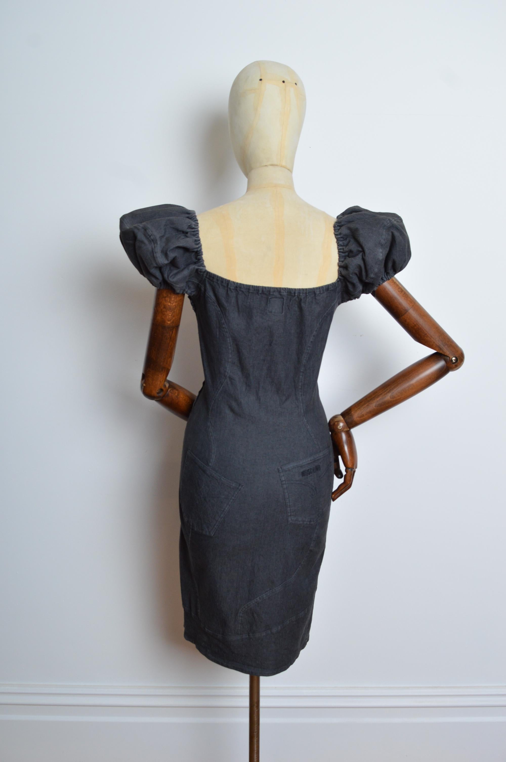 MOSCHINO Jeans Divertido minivestido vaquero con manga de puf gris y costura retorcida en venta 6