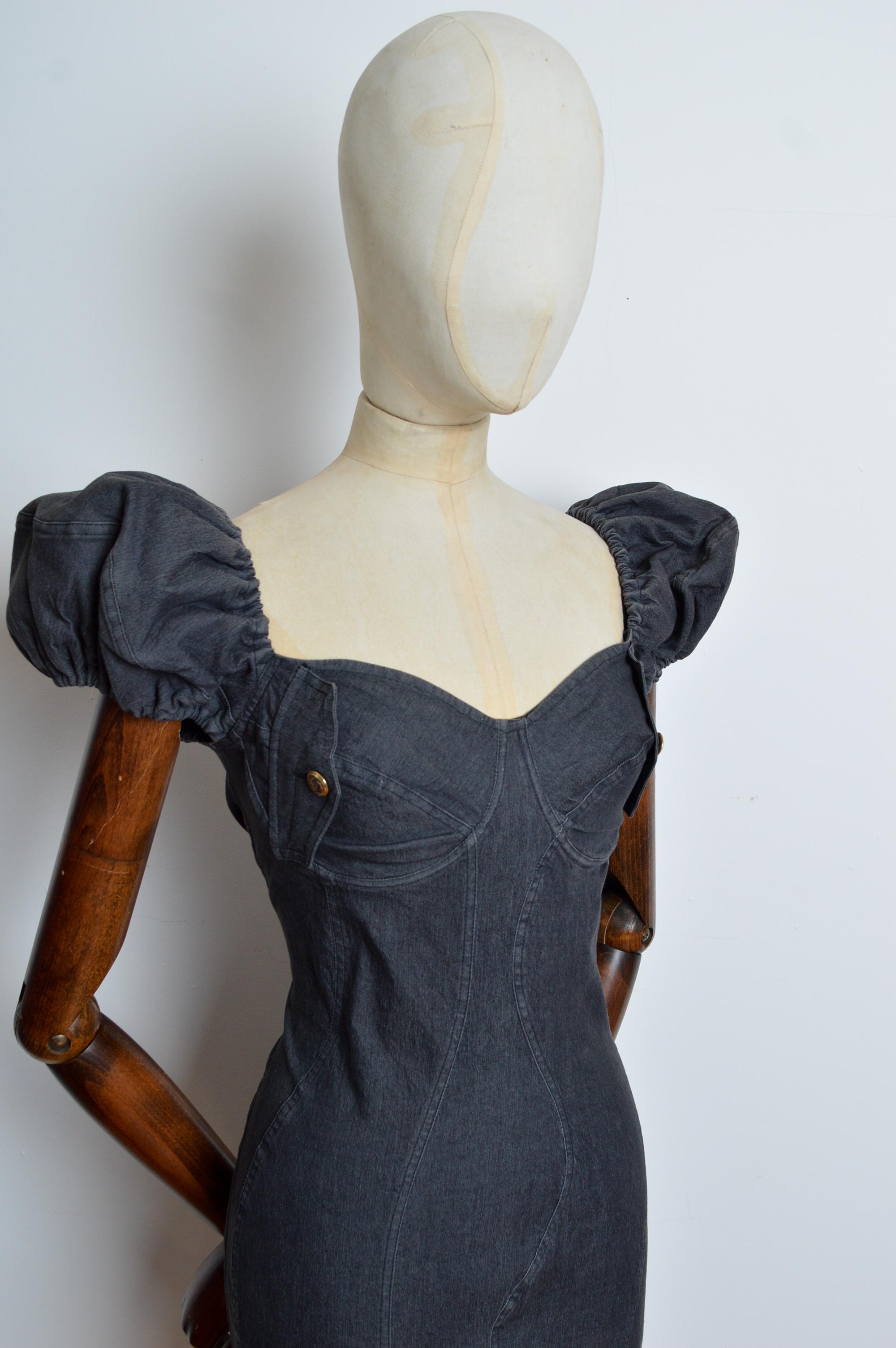 MOSCHINO Jeans Divertido minivestido vaquero con manga de puf gris y costura retorcida en venta 3