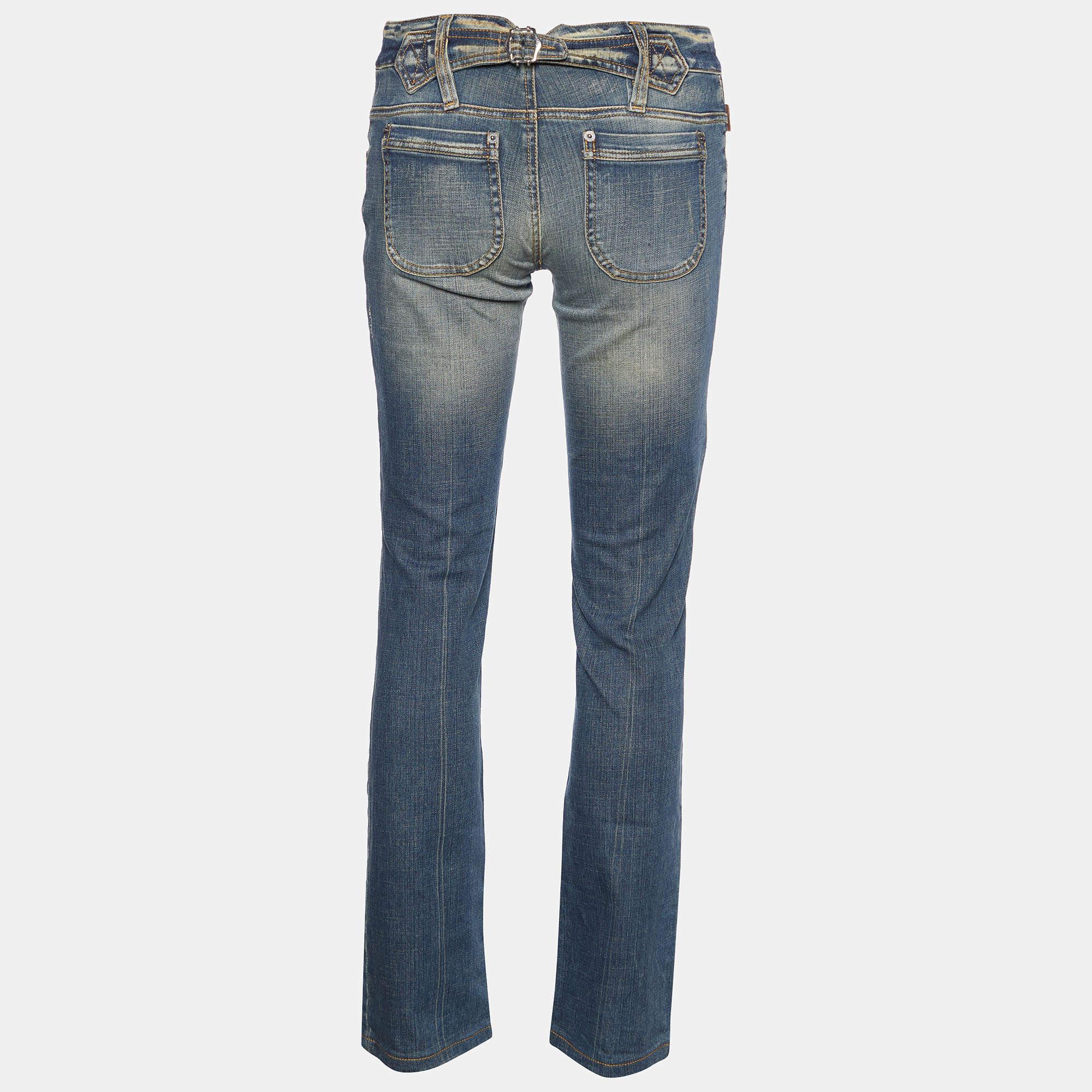 Impeccably tailored jeans are a staple in a well-curated wardrobe. These designer jeans are finely sewn to give you the desired look and all-day comfort.

