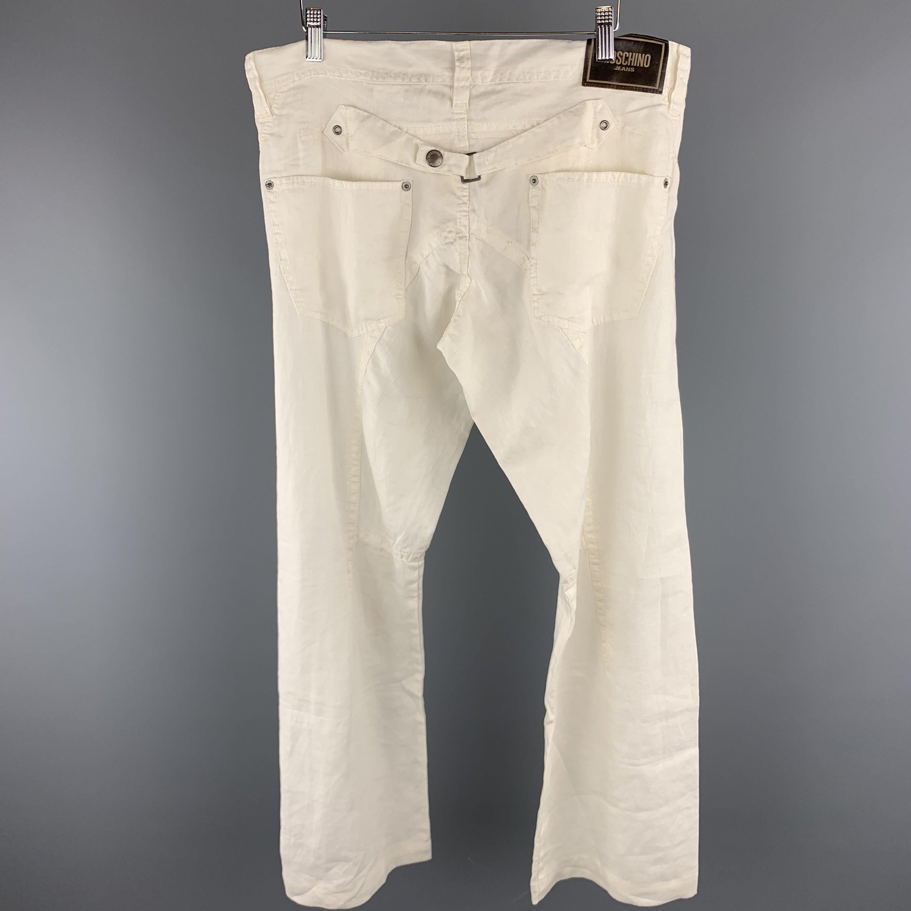 MOSCHINO JEANS comes in a white linen featuring contrast stitching details and a zip fly closure. Comes with tags.
Very Good
Pre-Owned Condition. 

Marked:   32 

Measurements: 
  Waist: 32 inches 
Rise: 7.5 inches 
Inseam: 31 inches 
  
  

