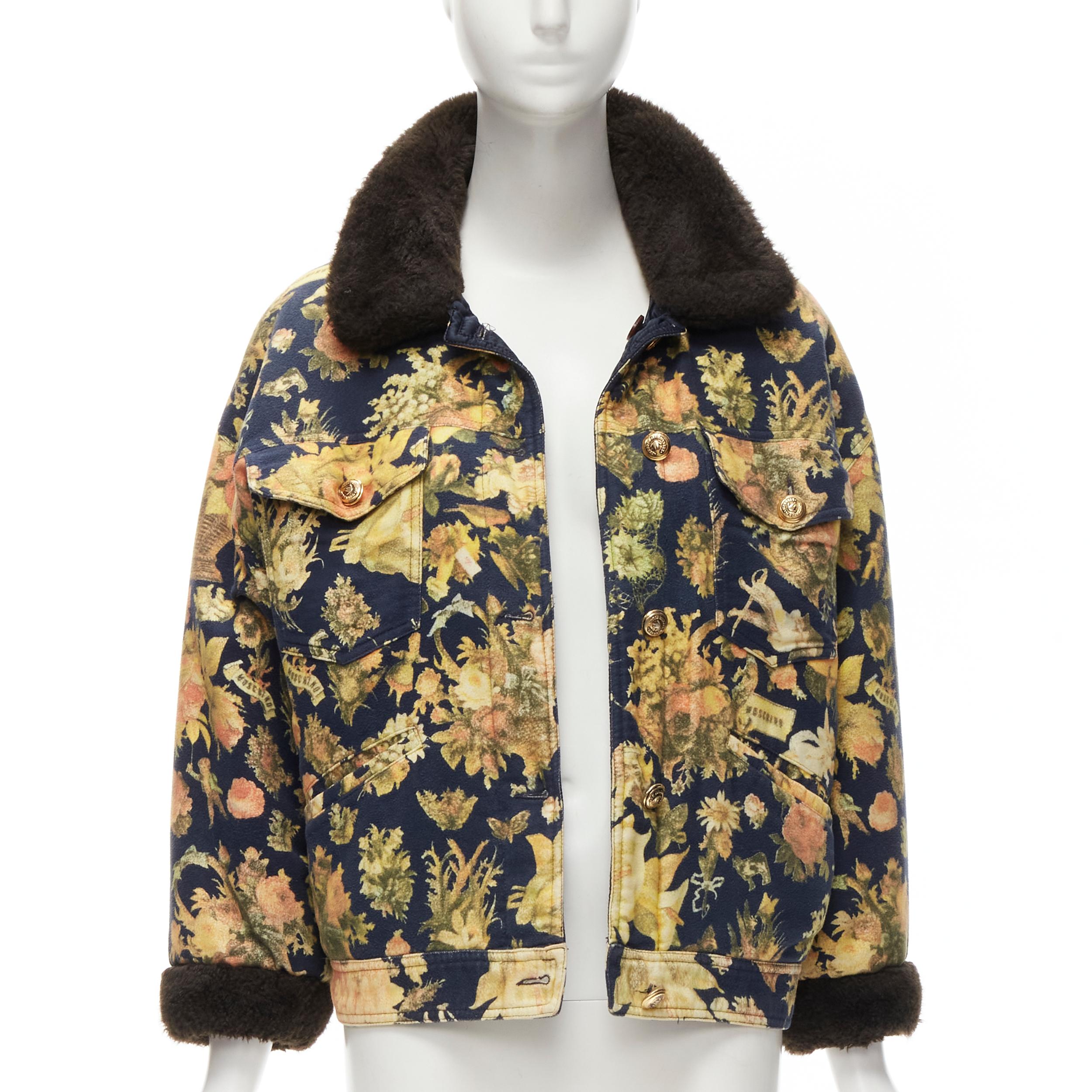 MOSCHINO JEANS Vintage gelber Mantel aus Baumwolle mit Blumendruck und Kunstpelzbesatz (Schwarz) im Angebot