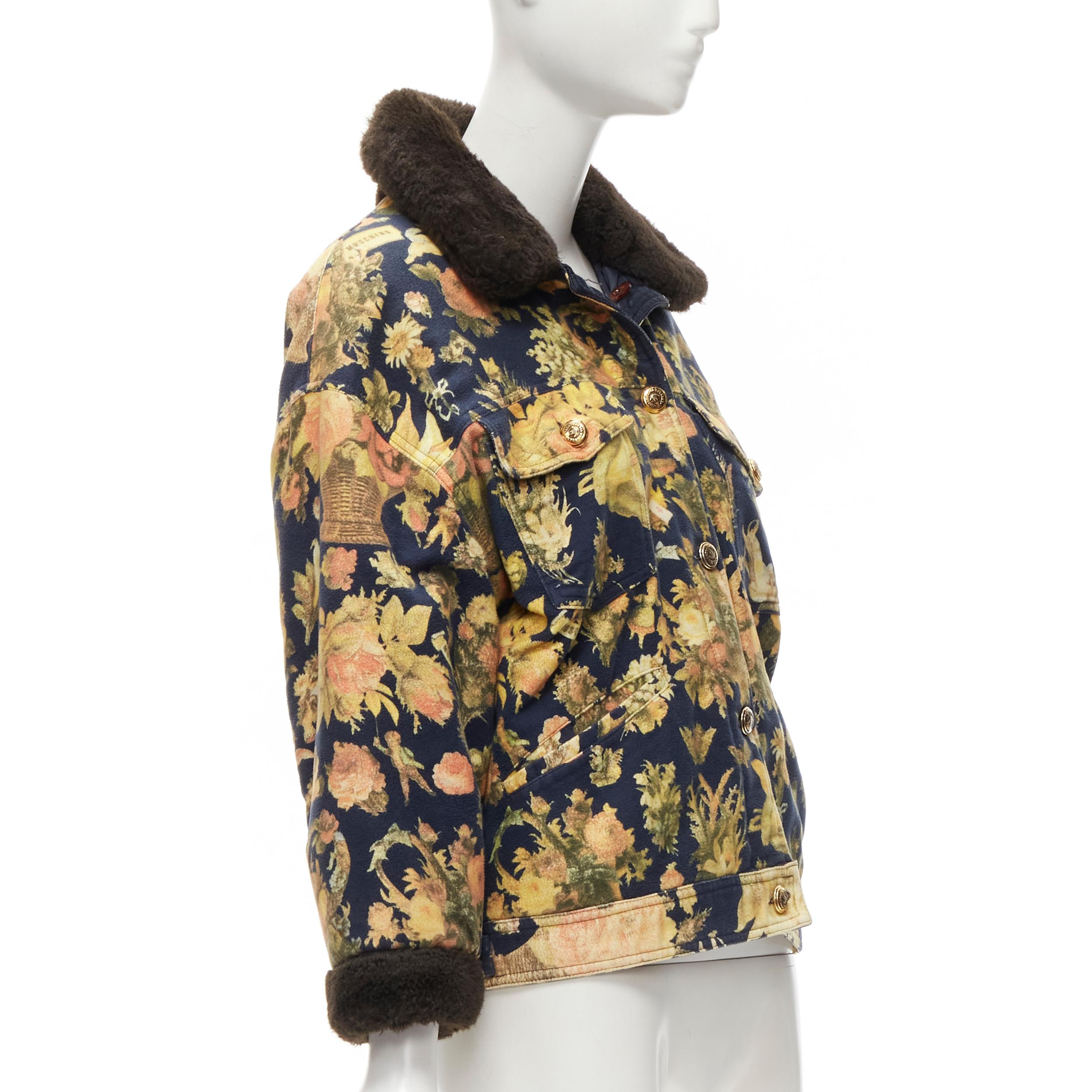 MOSCHINO JEANS Vintage gelber Mantel aus Baumwolle mit Blumendruck und Kunstpelzbesatz Damen im Angebot
