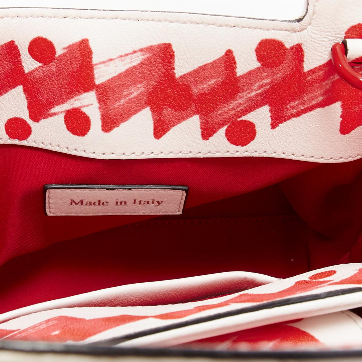 MOSCHINO Jeremy Scott 2019 Runway red white scribble marker crossbody bag For Sale 7