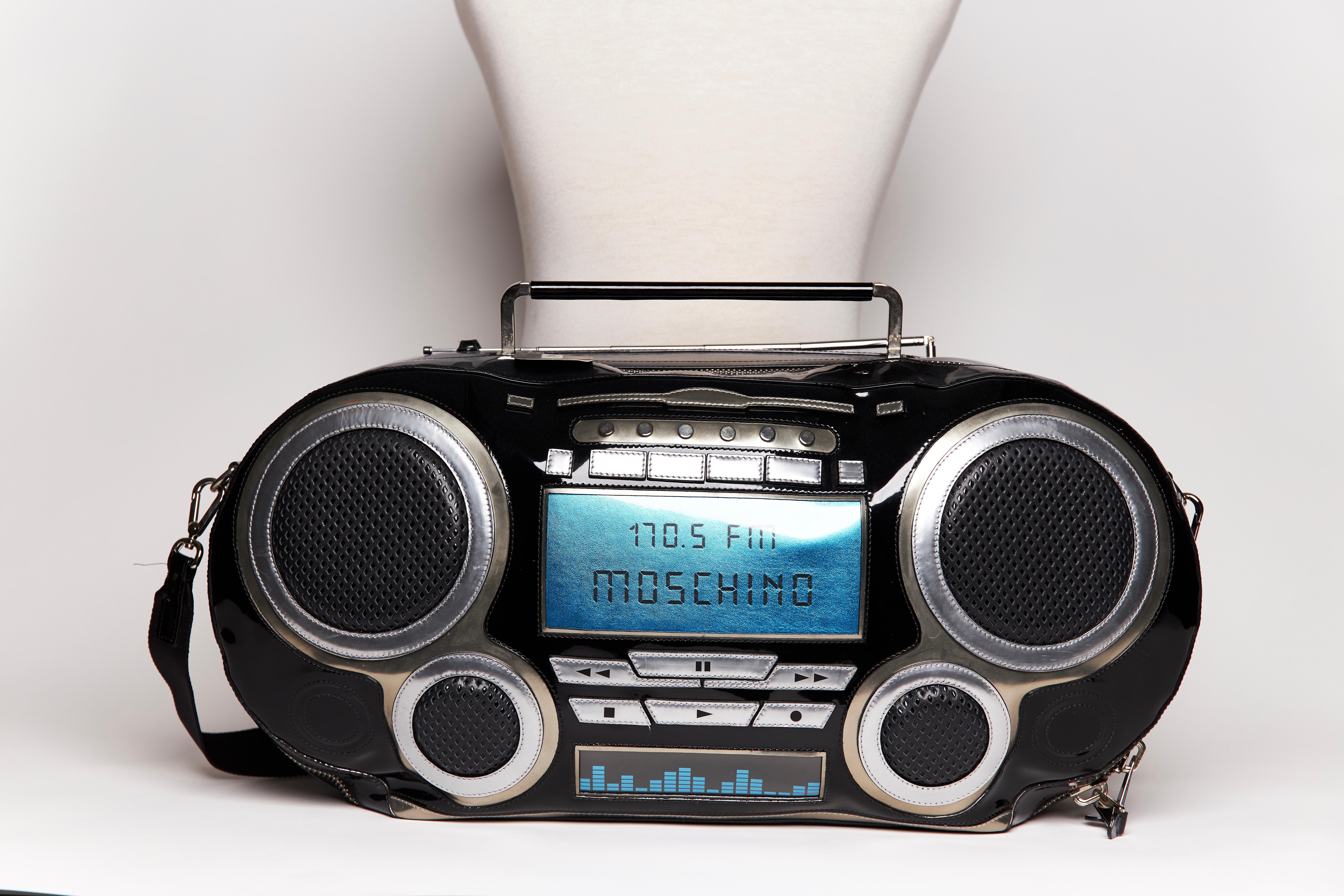 Moschino Jeremy Scott - Borsa oversize in pelle di vitello laminata con brevetto Boombox 3