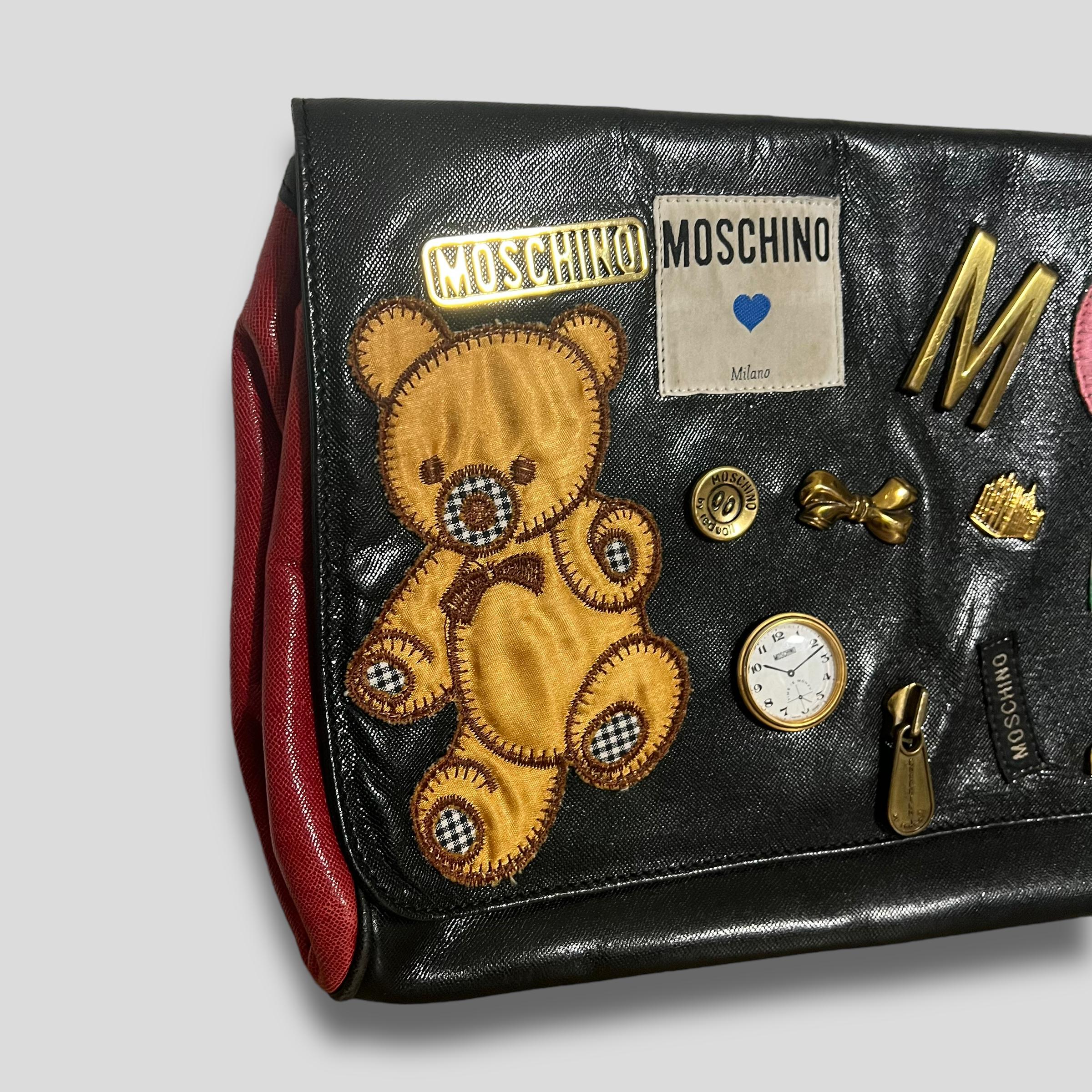 De las mujeres Moschino, Bolsa 