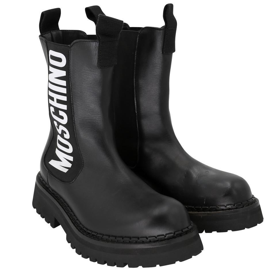 Moschino Logo 7 Leather Commando Short Boots MC-0819P-0002 In Good Condition For Sale In Downey, CA