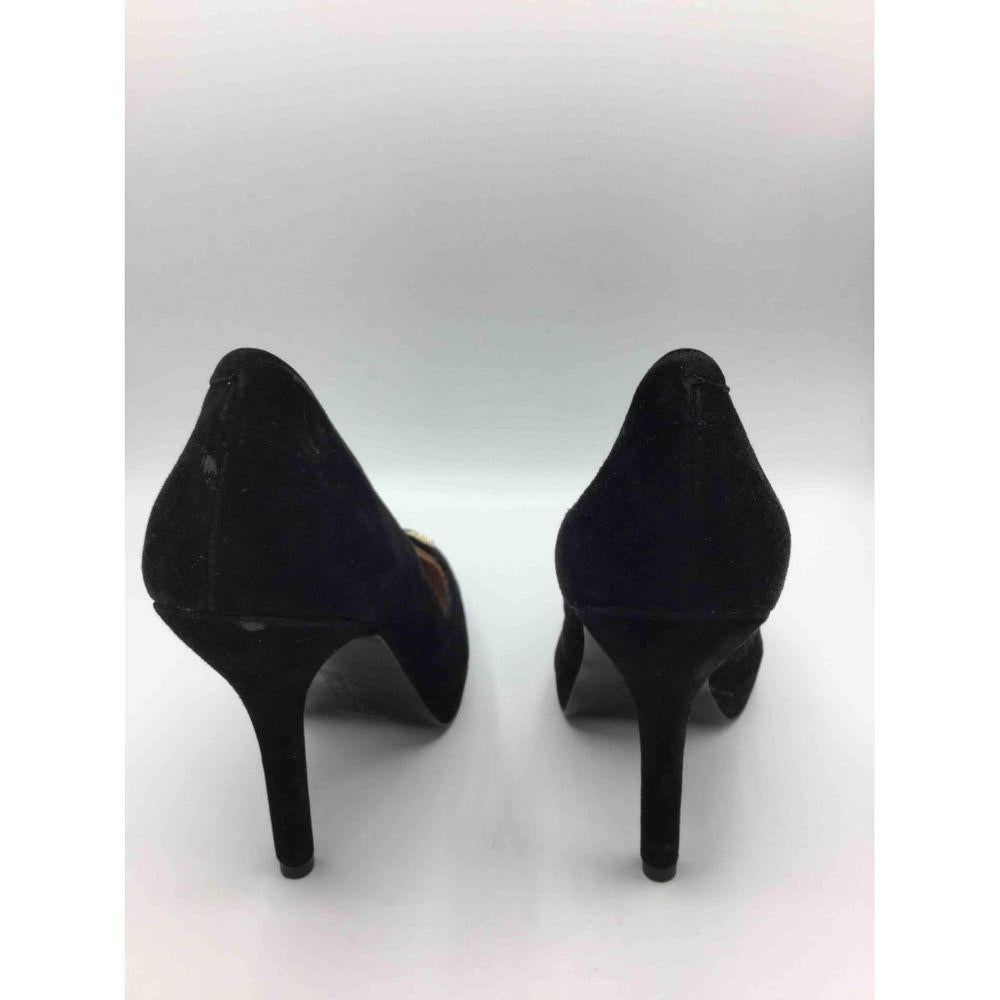 Moschino Love 4.7 in Heels in Black In Good Condition For Sale In Carnate, IT