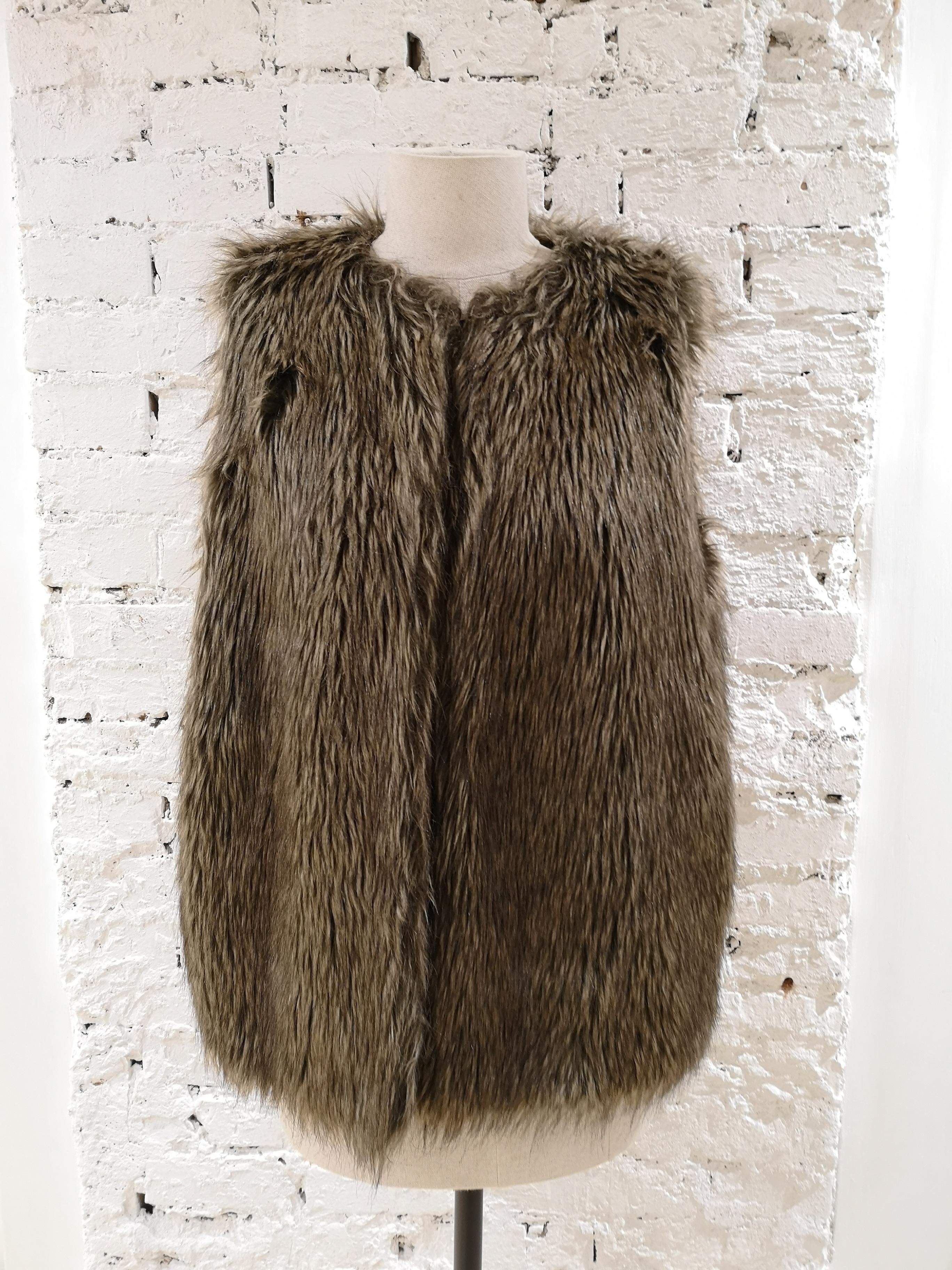 Marrone Gilet in pelliccia ecologica Love Moschino in vendita