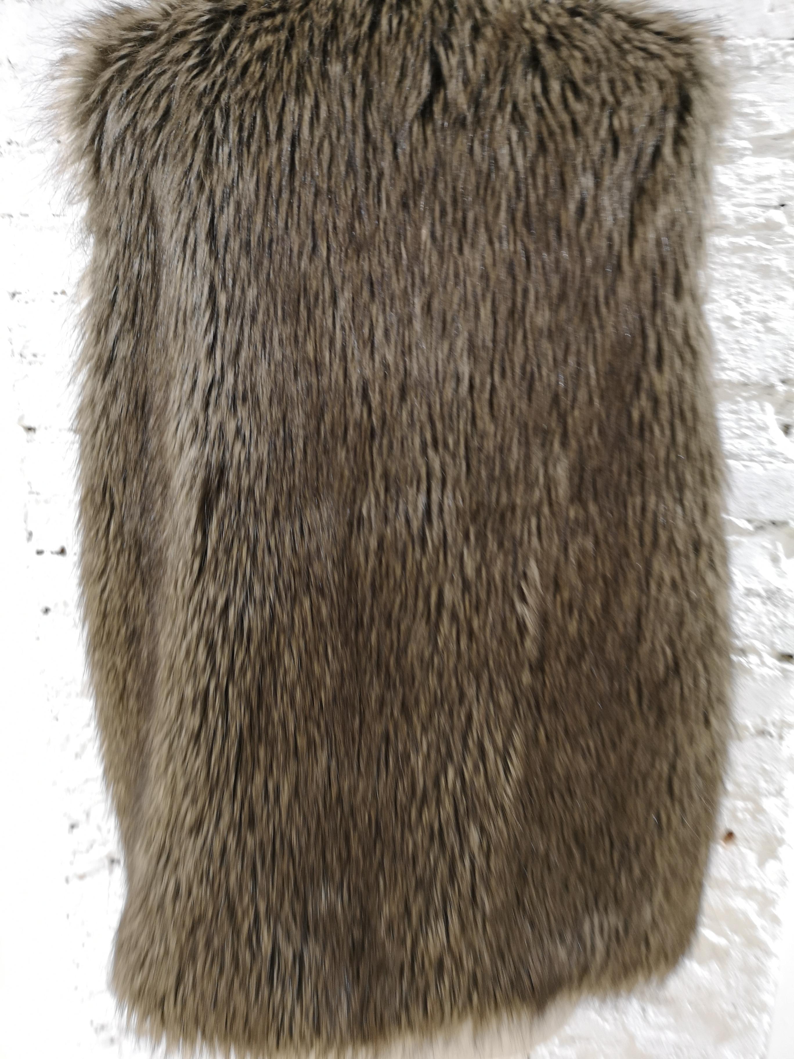 Moschino Love eco fur gilet In Good Condition For Sale In Capri, IT