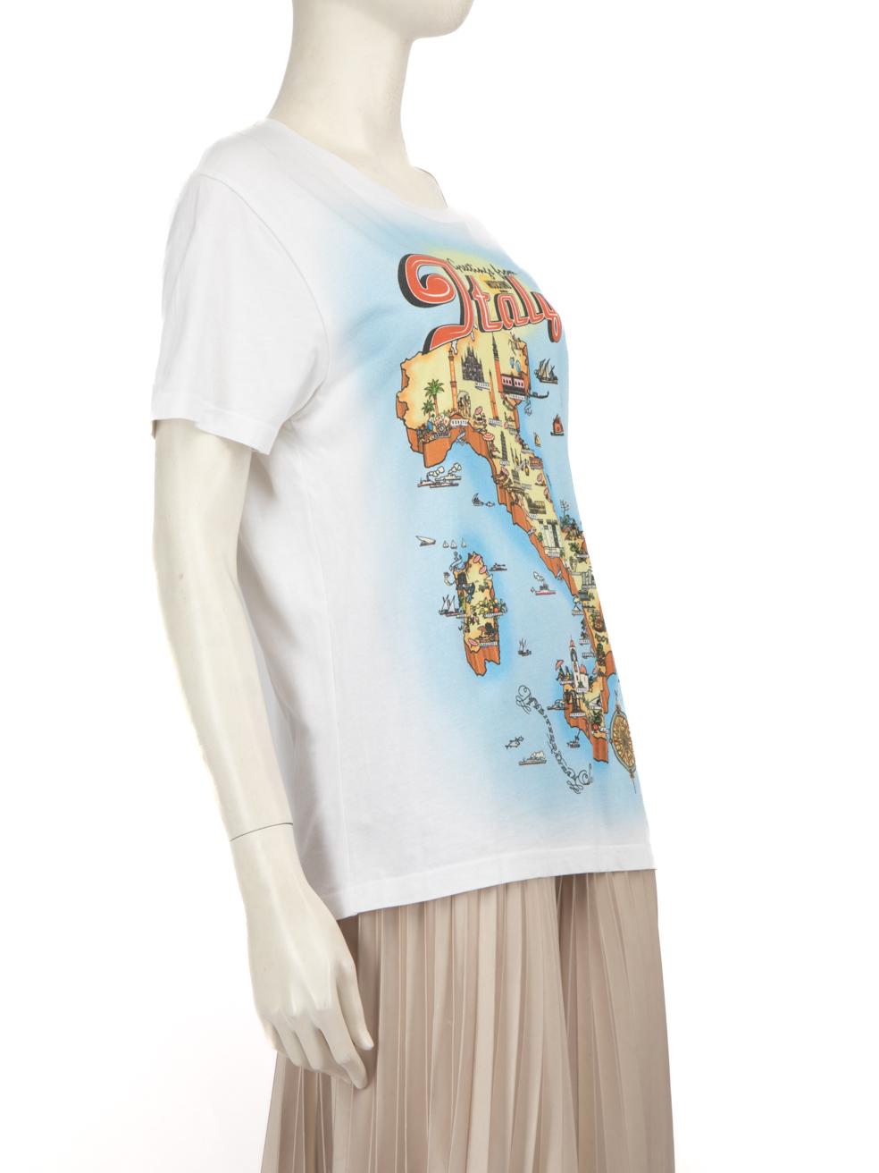 CONDITION ist nie getragen. Keine sichtbaren Abnutzungserscheinungen am Oberteil sind bei diesem neuen Moschino Designer-Wiederverkaufsartikel zu erkennen.
  
  
  
  Einzelheiten
  
  
  Multicolour-Weißton
  
  Baumwolle
  
  T-shirt
  
  Karte