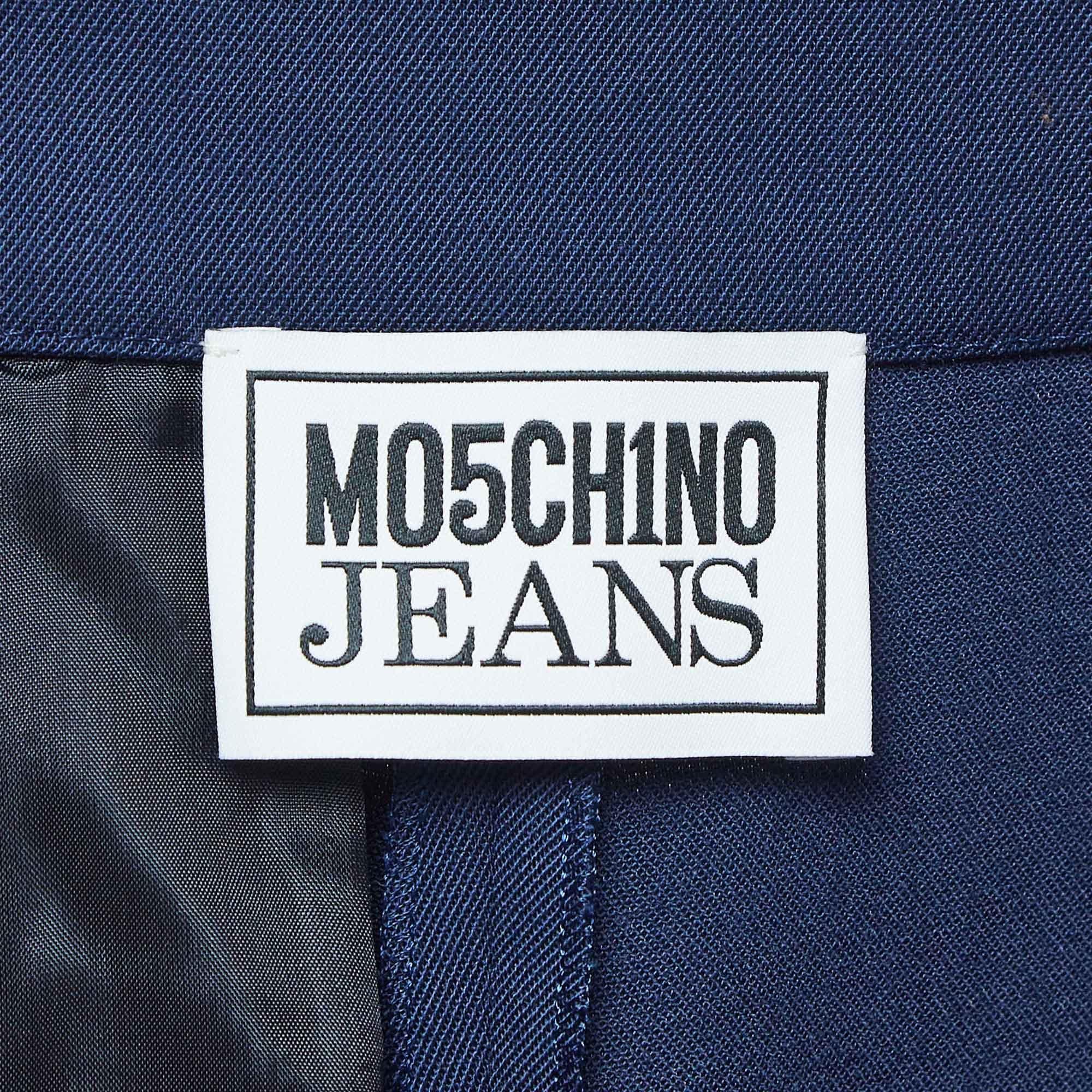 Moschino Mo5ch1no Jeans Pantalones cortos de gabardina azul marino con detalle de hebilla S en Nuevo estado para la venta en Dubai, Al Qouz 2