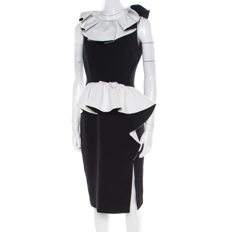 Moschino Monochrome Crepe Ruffled Trim Sleeveless Midi Dress M In Good Condition For Sale In Dubai, Al Qouz 2