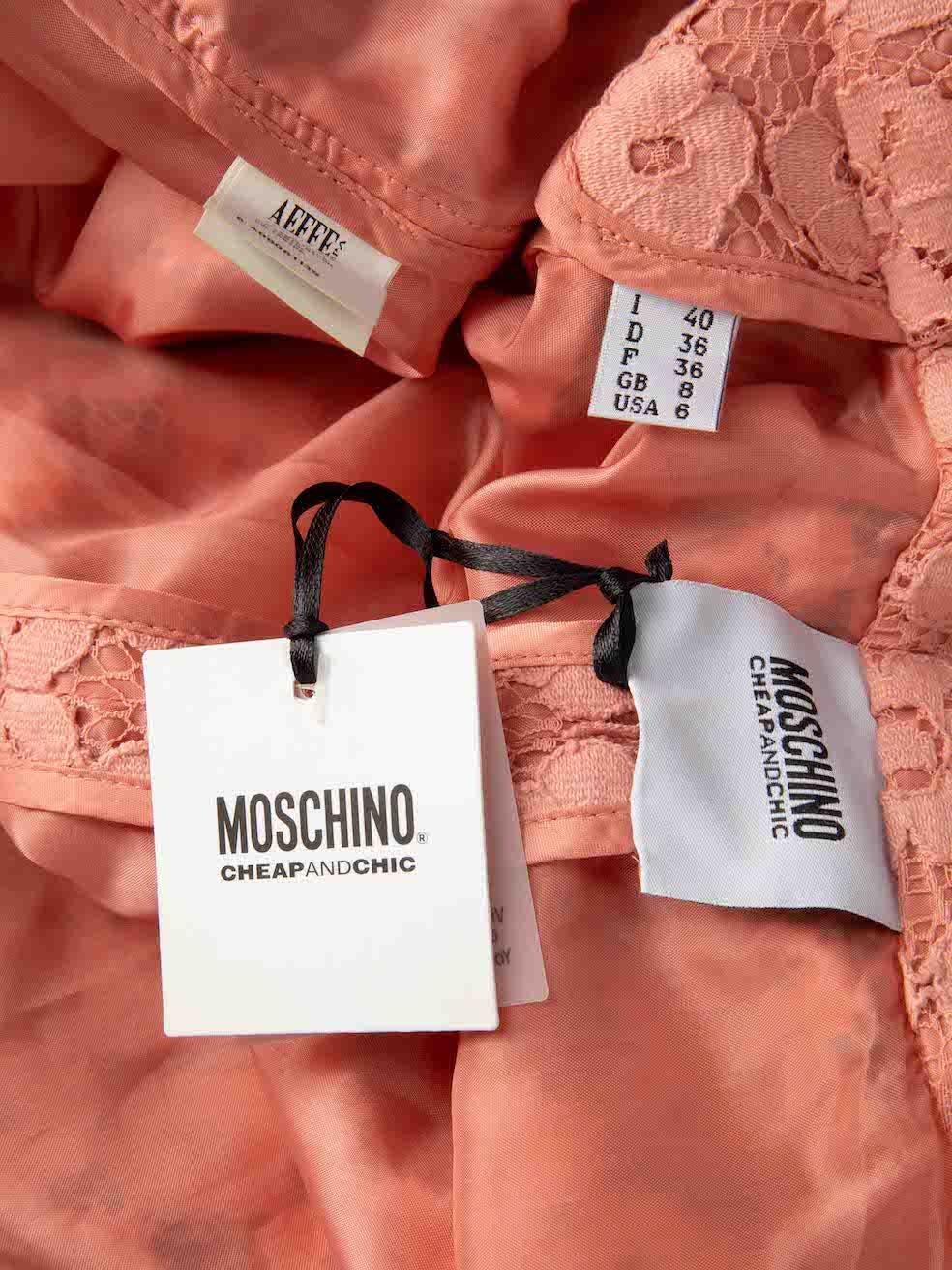 Moschino Cheap and Chic Manteau mi-long en dentelle rose Taille S Pour femmes en vente