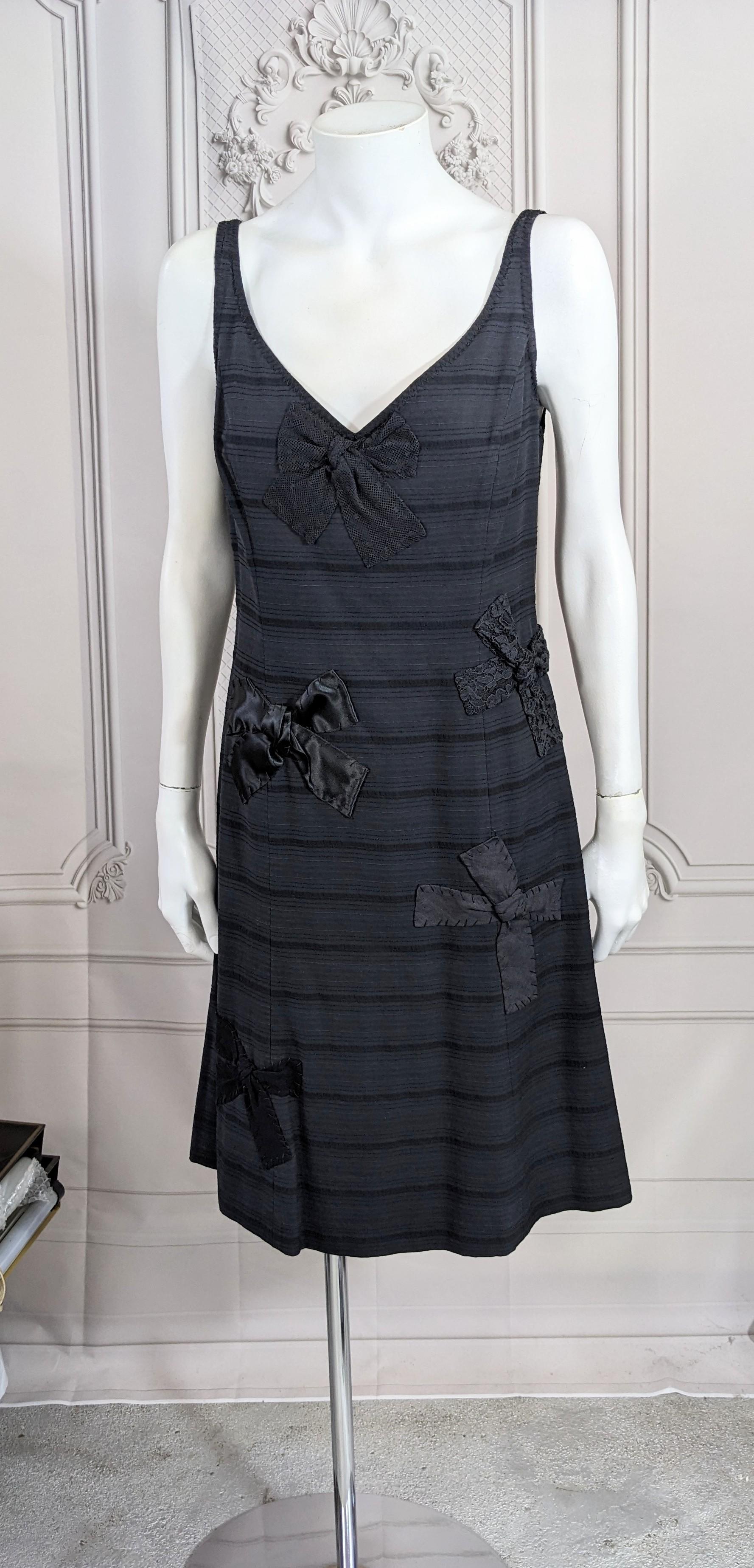 Vestido Moschino Motivo Lazo Múltiple Negro en venta