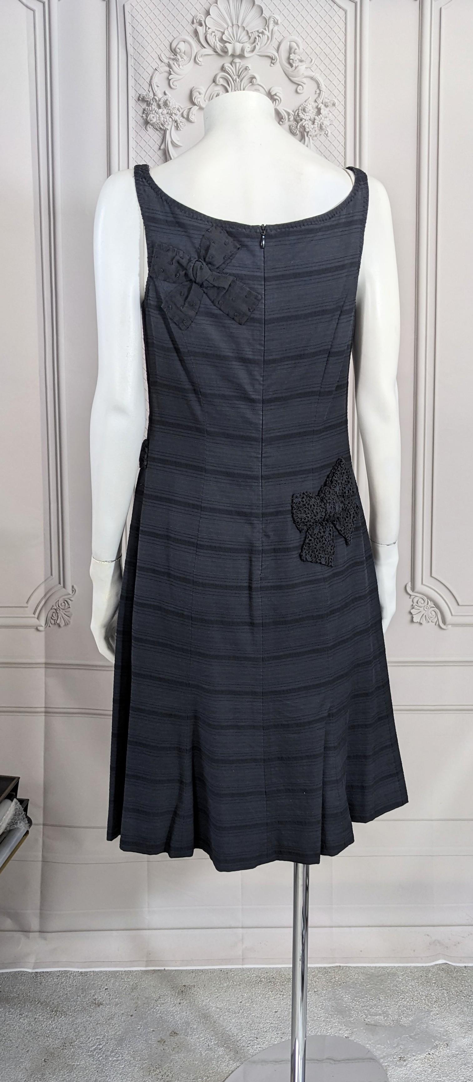 Moschino Kleid mit mehreren Schleifen-Motiv im Angebot 2
