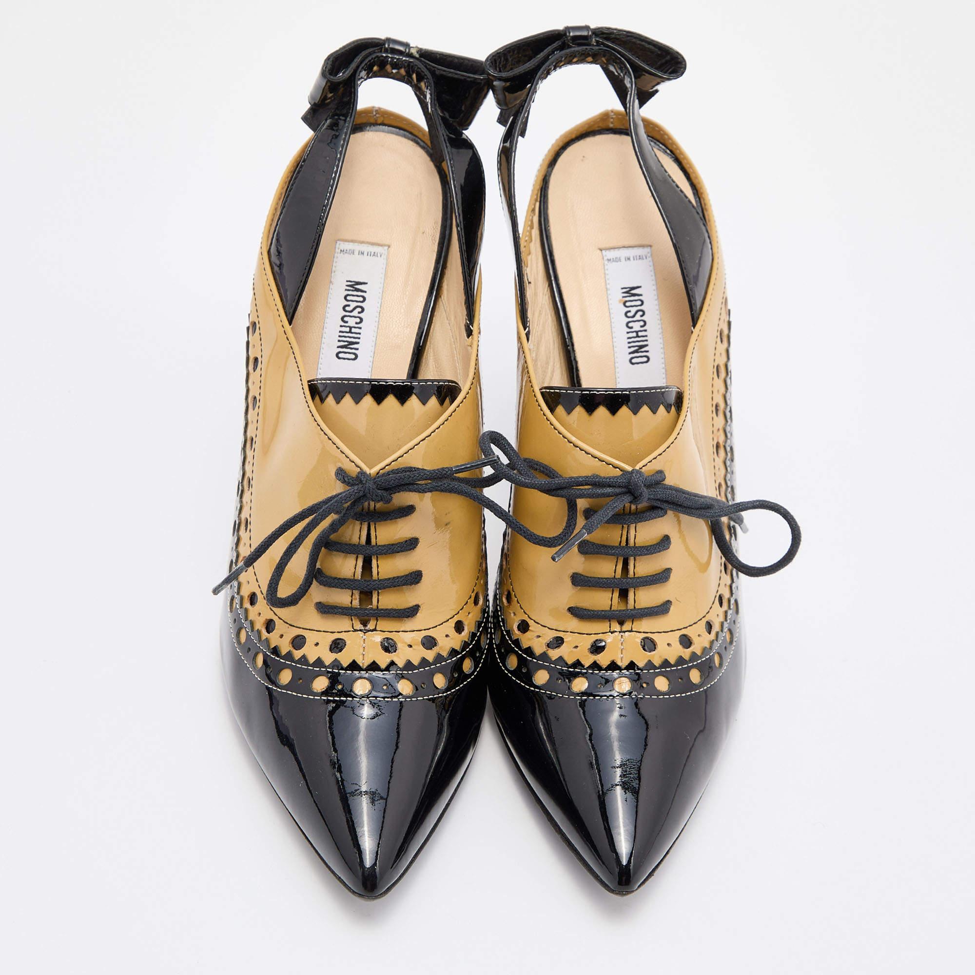 Ces chaussures de créateur intemporelles de Moschino sont conçues pour durer saison après saison. Ils ont un ajustement confortable et une finition de haute qualité.

