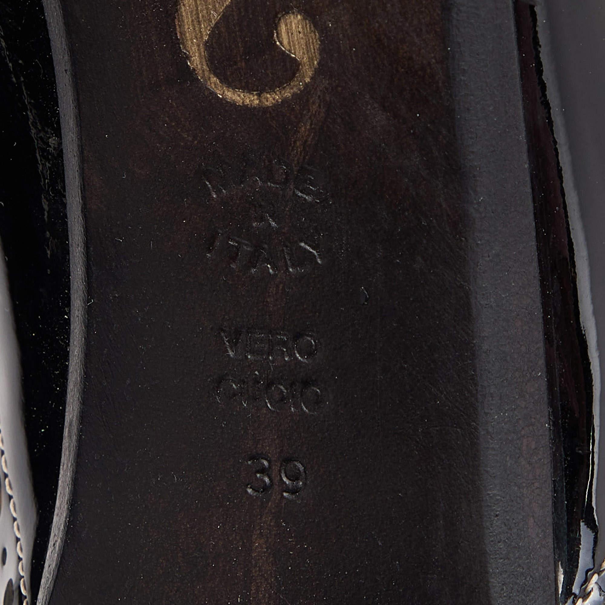 Moschino Multicolore Noir/Beige Cuir verni Escarpins pointus à lacets Taille 39 en vente 2